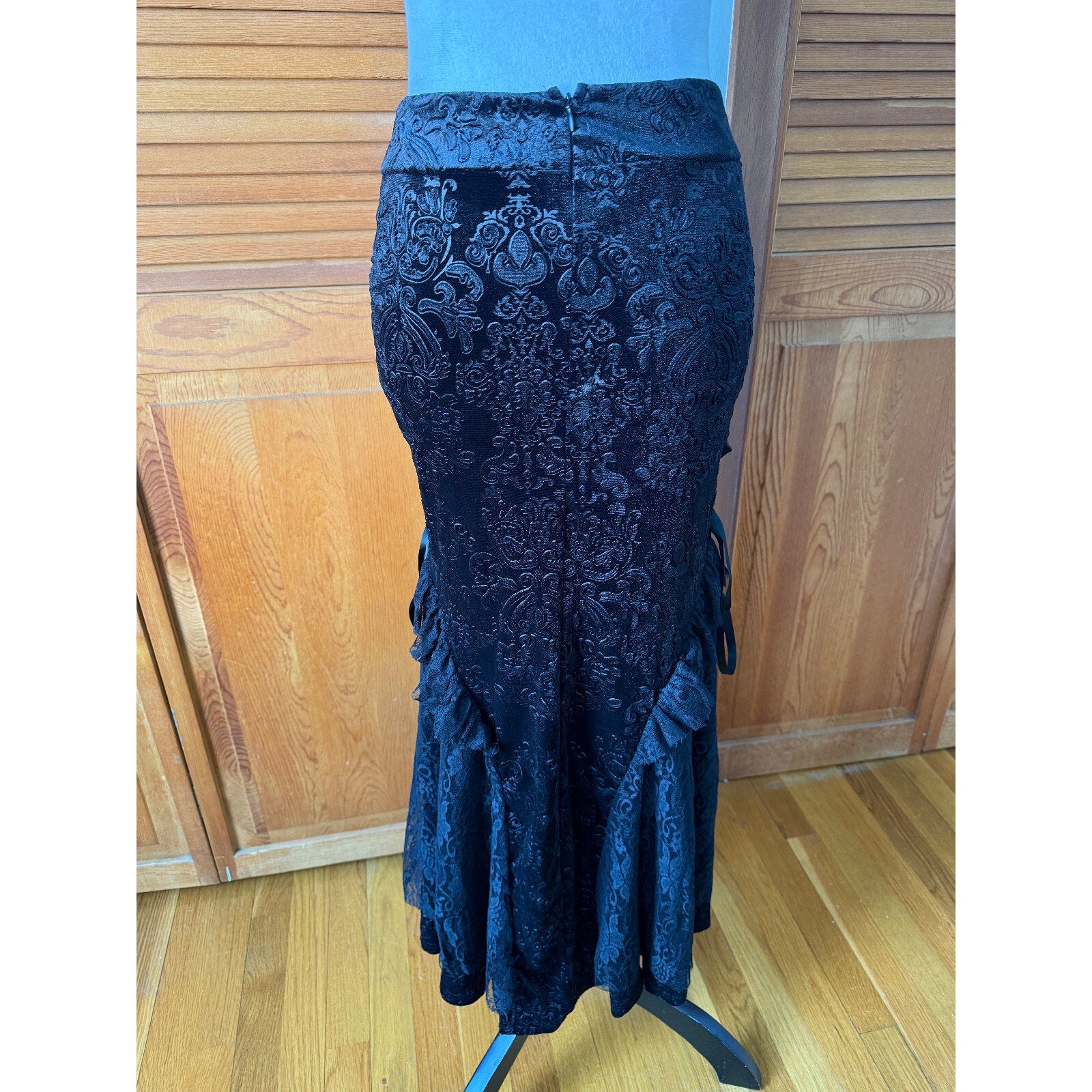Gothic Victorian Vkei Velvet Eden Black Damask Velvet Lace-Up Ruffle Skirt