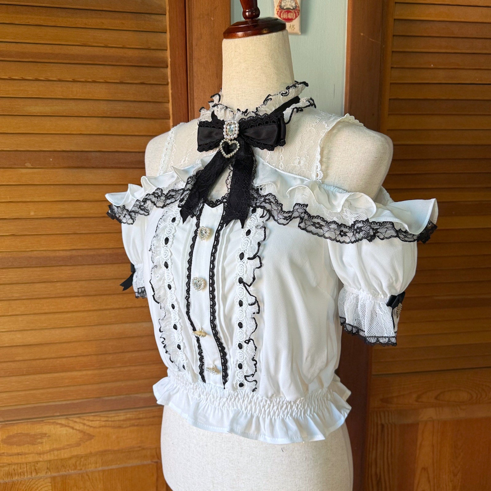 J-fashion Jirai Kei Gyaru Ryousangata Harajuku Bow Heart White Blouse Top