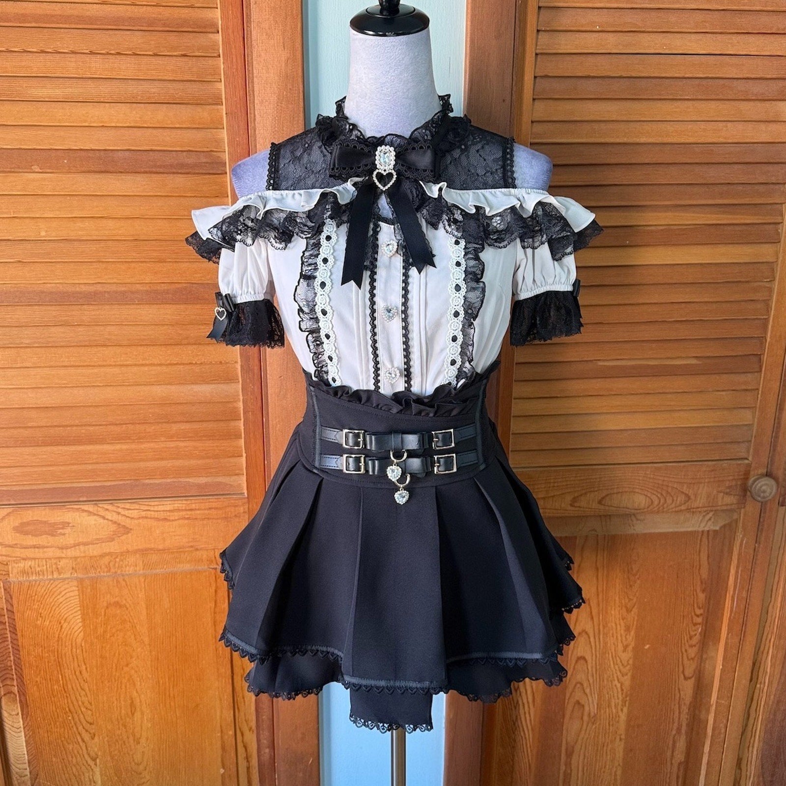 J-Fashion Jirai Kei Gyaru Harajuku Heart & Buckle Top & Skirt Set Up Outfit