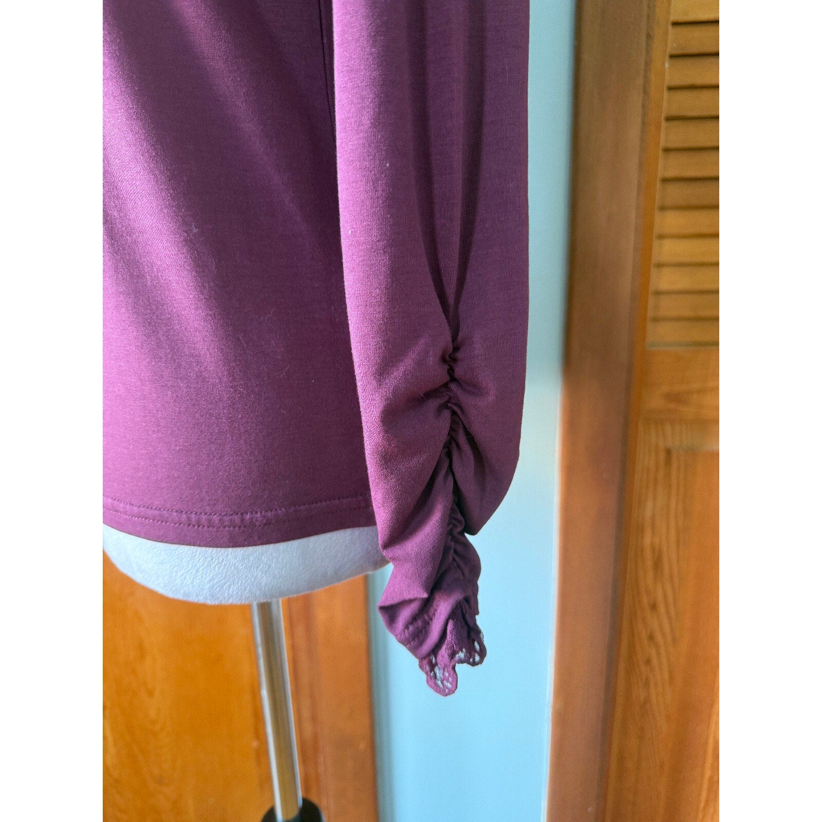 Axes Femme Jfashion Lolita Jirai Gyaru Kawaii Brugundy Rose Trim High Neck Top M