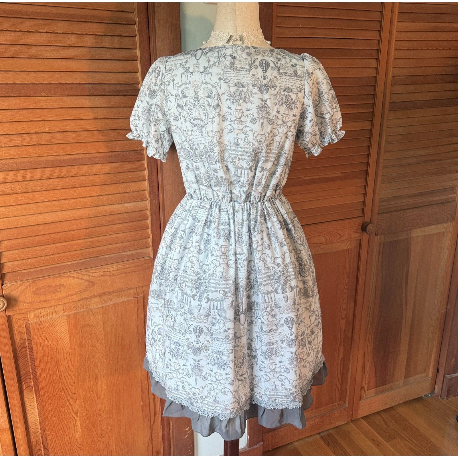 Axes Femme EGL J-fashion Kawaii Gyaru Victorian Print Steampunk Gray Dress M