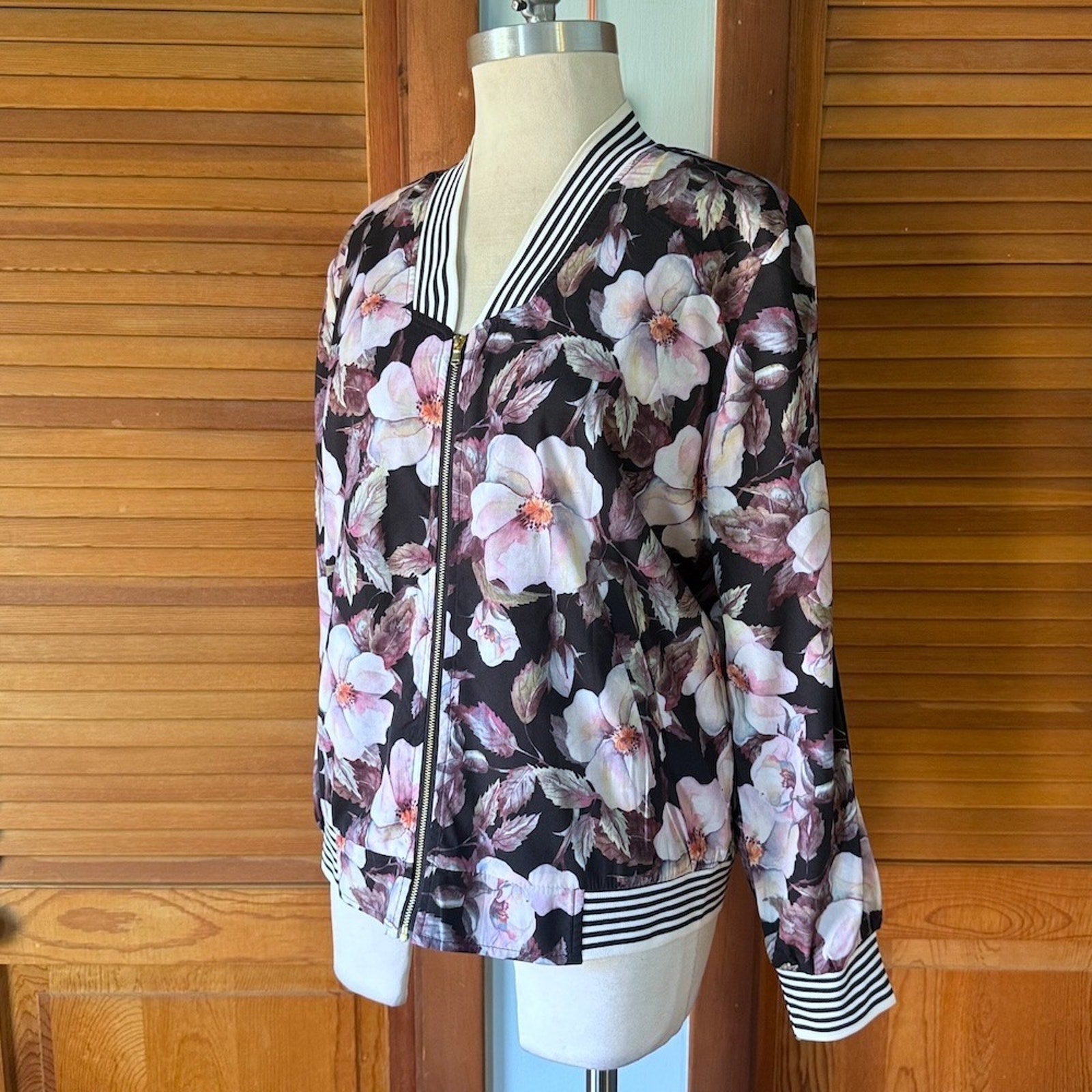 Garden Goth Victorian Romatic Cottagecore Black White Hibiscus Light Jacket M