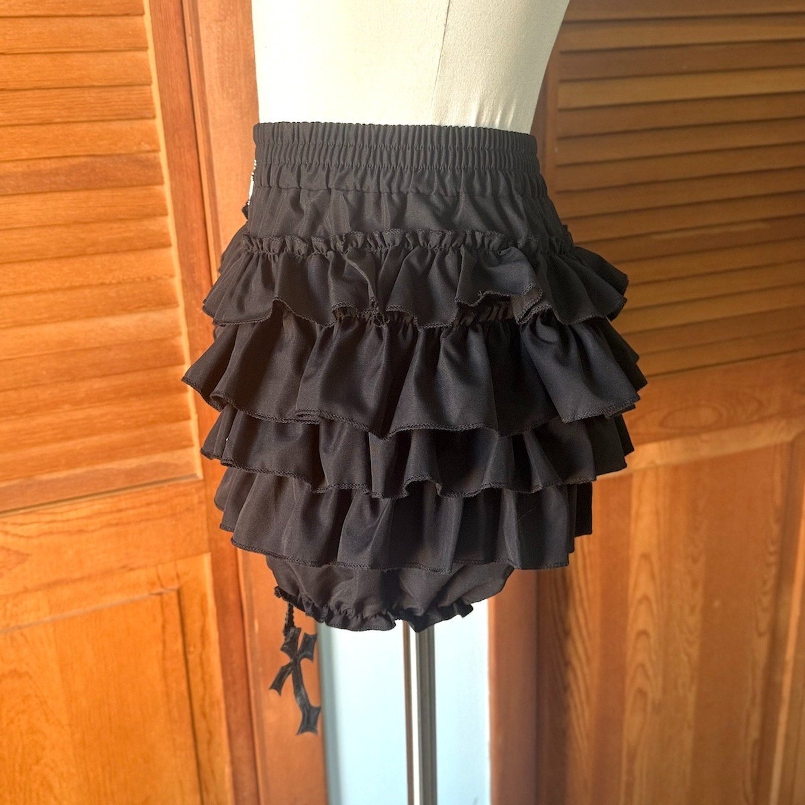 Gothic Lolita EGL Neo Victorian Visual Kei Cross Ruffle Pantaloons Shorts