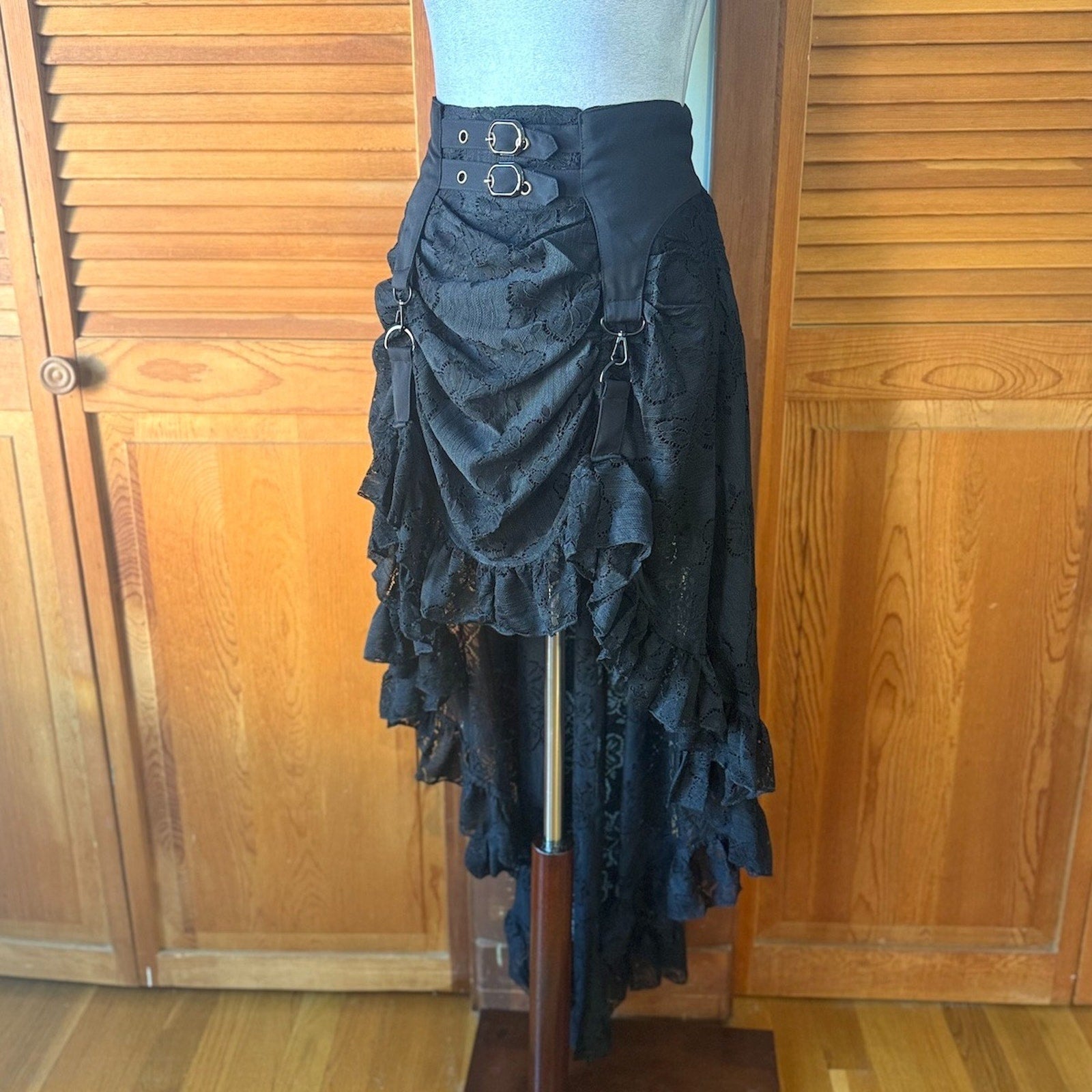 Dark in Love Gothic Victorian Vampire Vkei Black Lace Garter & Buckle Skirt