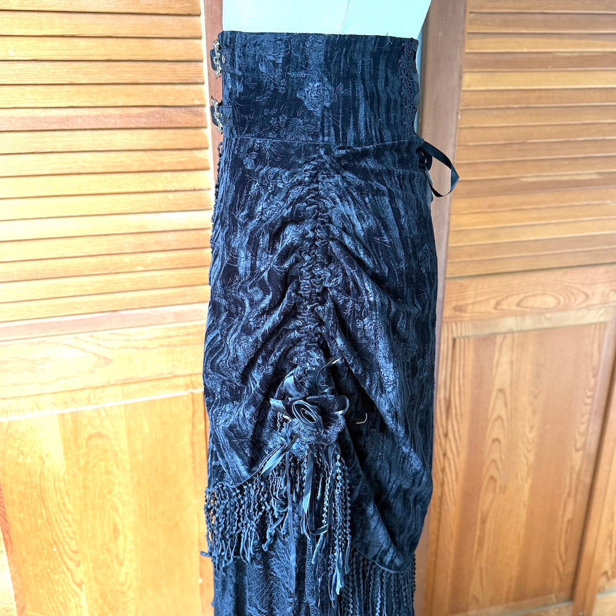 Devil Fashion Gothic Victorian High Waist Rose Velvet Aristocrat Skirt