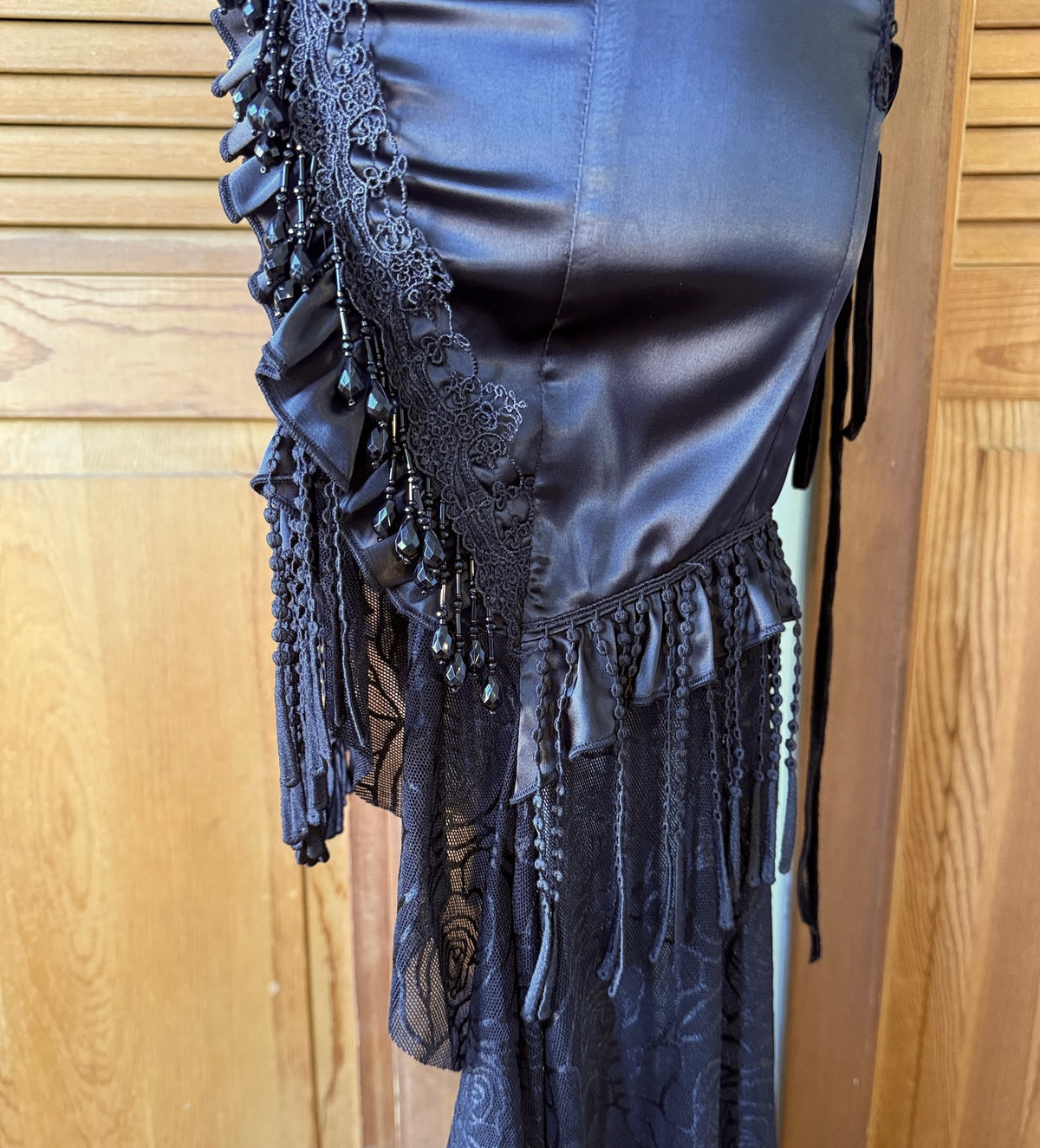 Devil Fashion Gothic Victorian Vkei High-Low Satin Bound by You Chain Skirt