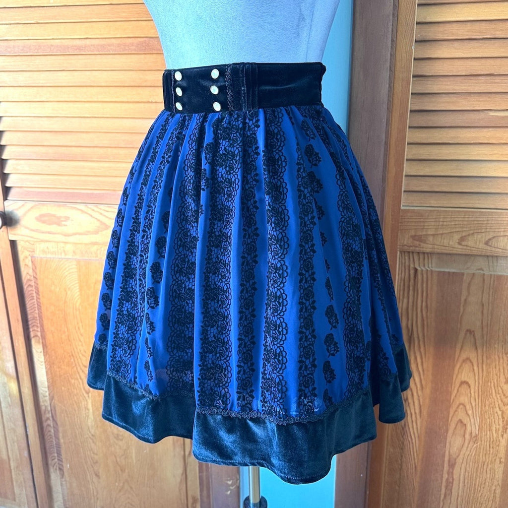 Axes Femme J-fashion Gothic Lolita EGL Blue Chiffon Black Velvet Rose Skirt M