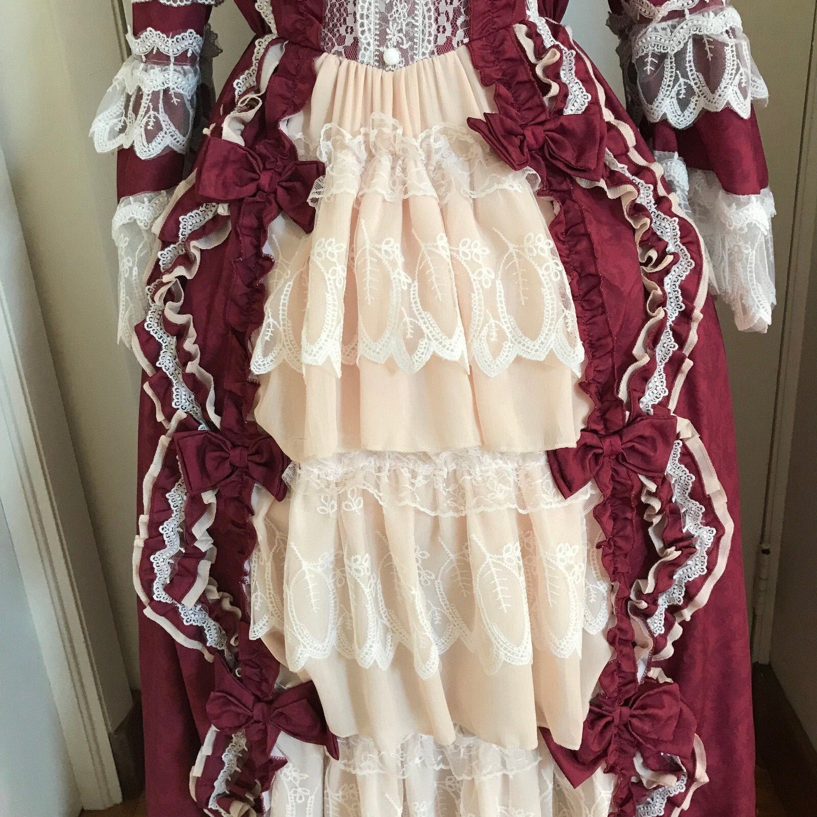 Gothic Victorian Lolita Anime Cosplay Burgundy Ivory Lace Bow Princess Gown