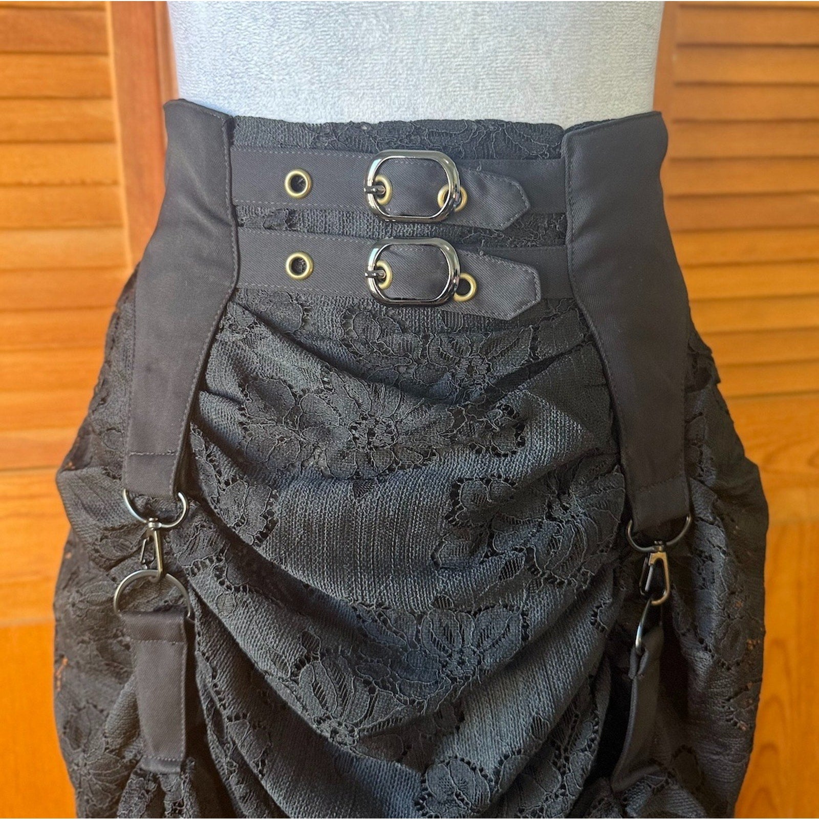 Dark in Love Gothic Victorian Vampire Vkei Black Lace Garter & Buckle Skirt