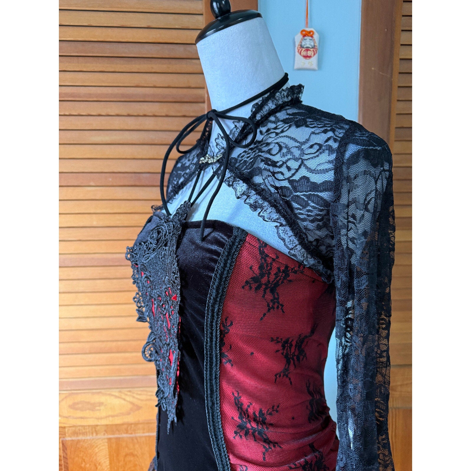 Gothic Victorian Vampire Bloody Garden of Delight Black & Red Lace Velvet Gown L