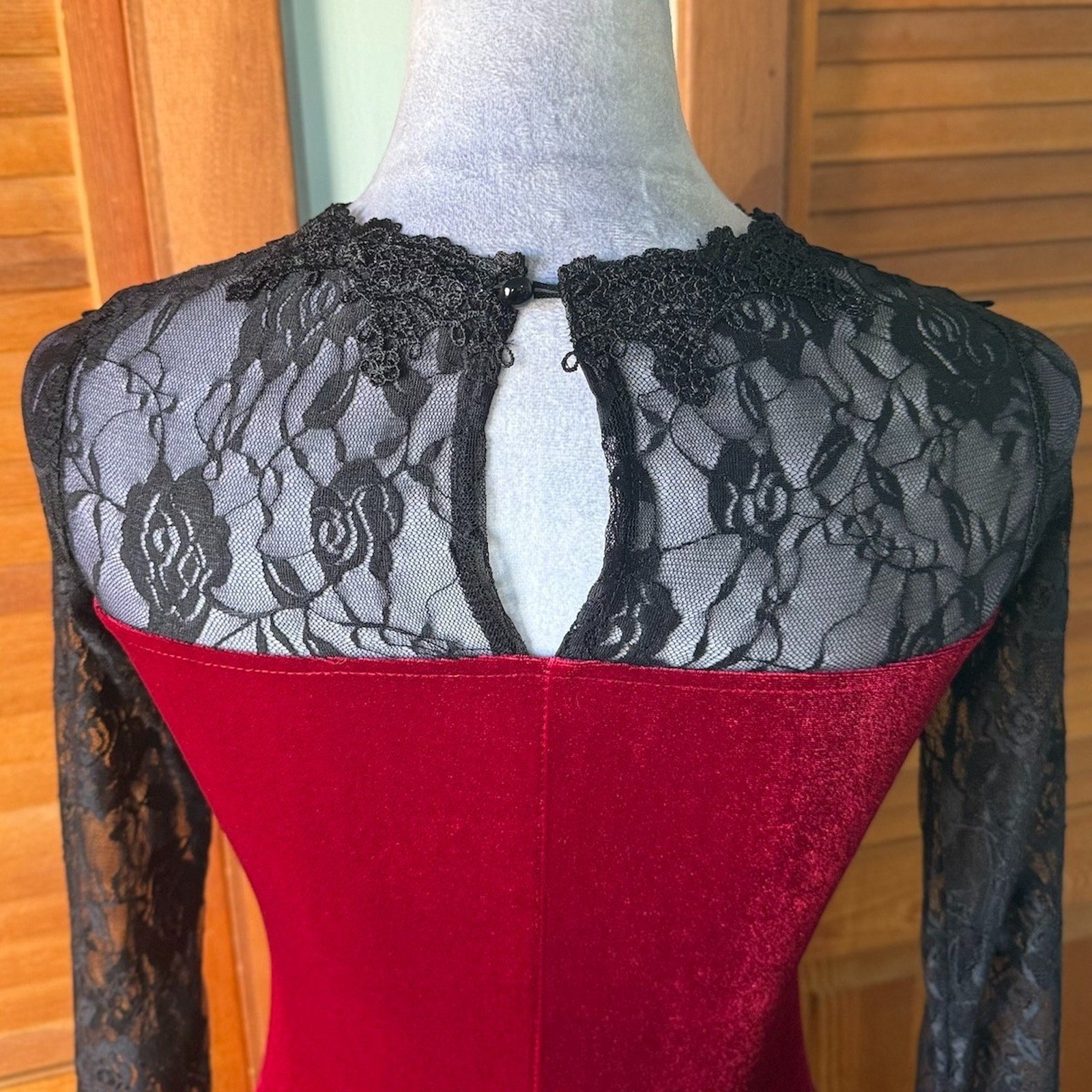 Gothic Victorian Vampire Blood Flowers Red Velvet & Black Lace Gown Dress