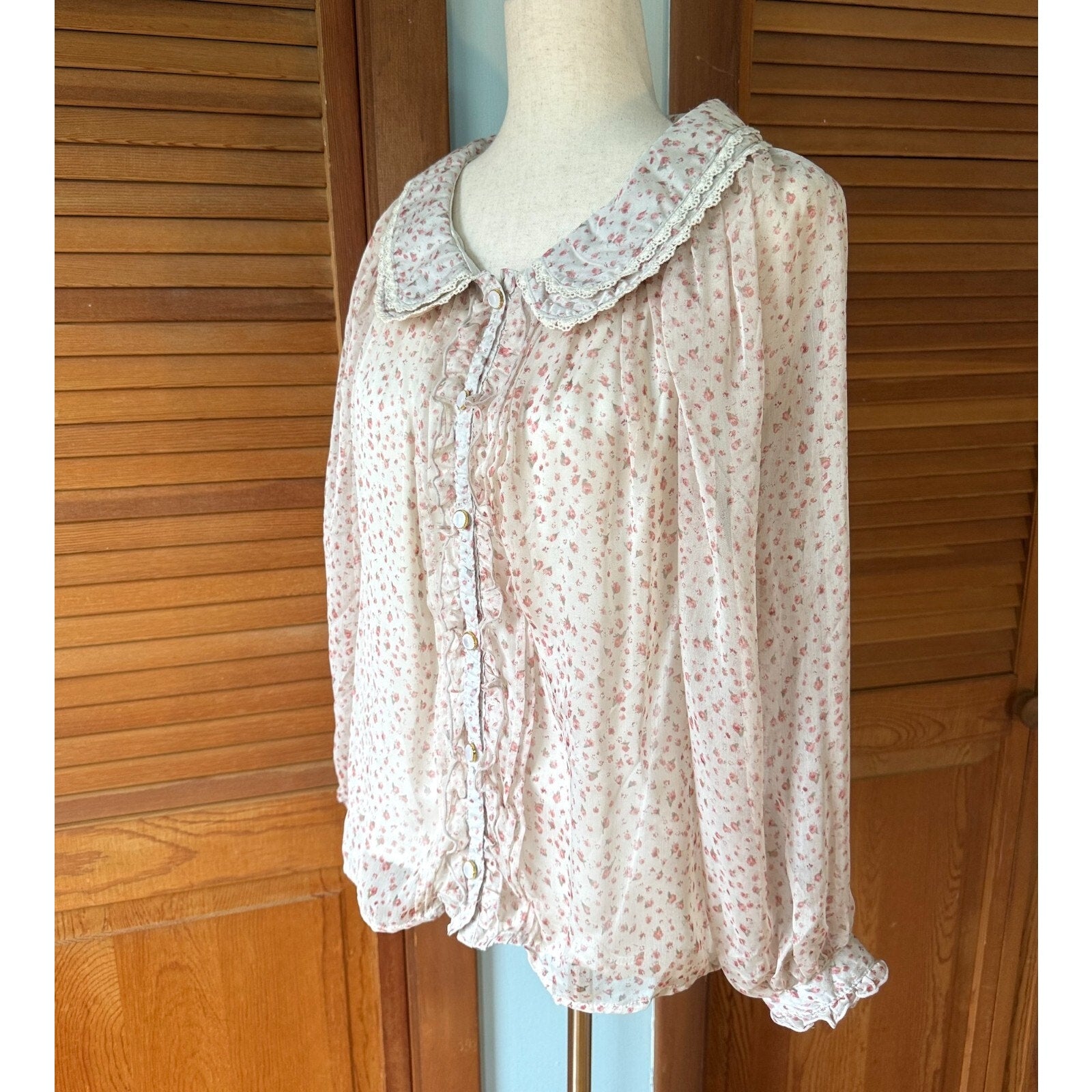 Whimsigoth Victorian J-fashion Lolita Jirai Ivory Pink Rose Wide Collar Shirt M