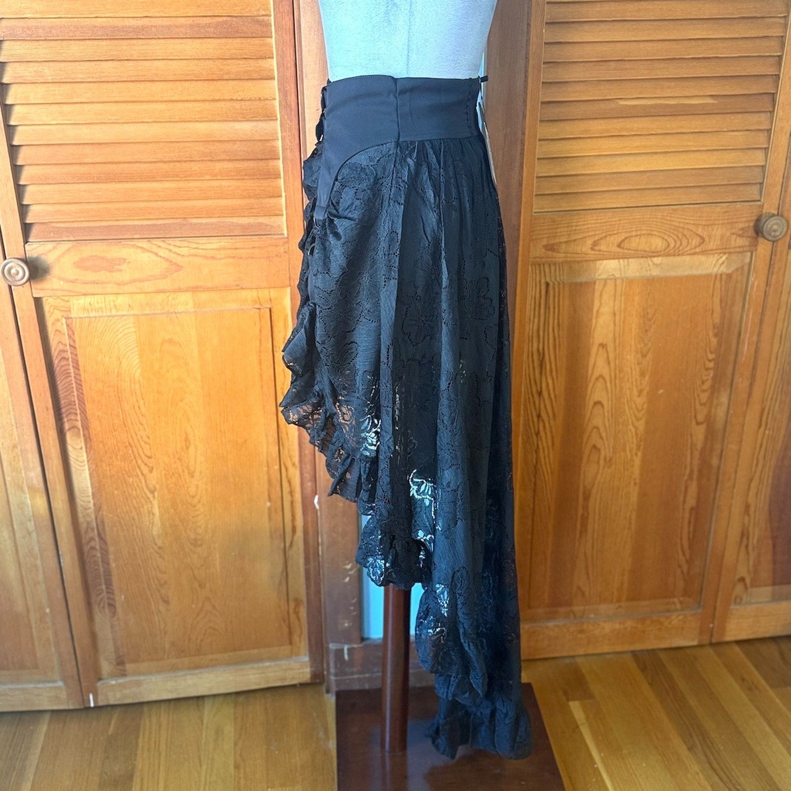 Dark in Love Gothic Victorian Vampire Vkei Black Lace Garter & Buckle Skirt