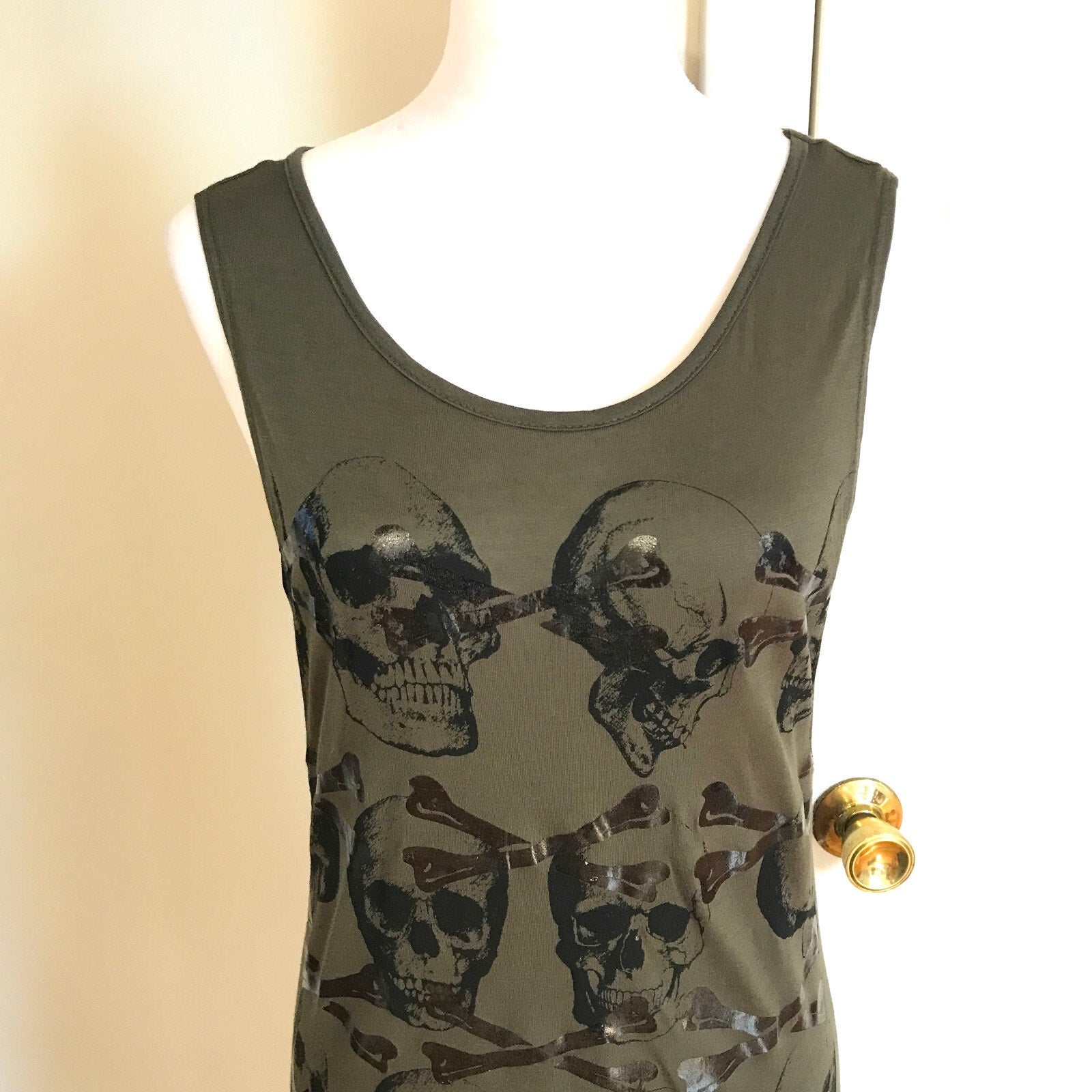 Tomb Raider Hi-Lo Goth Punk Steampunk Skull Crossbones Army Green Tunic Top S