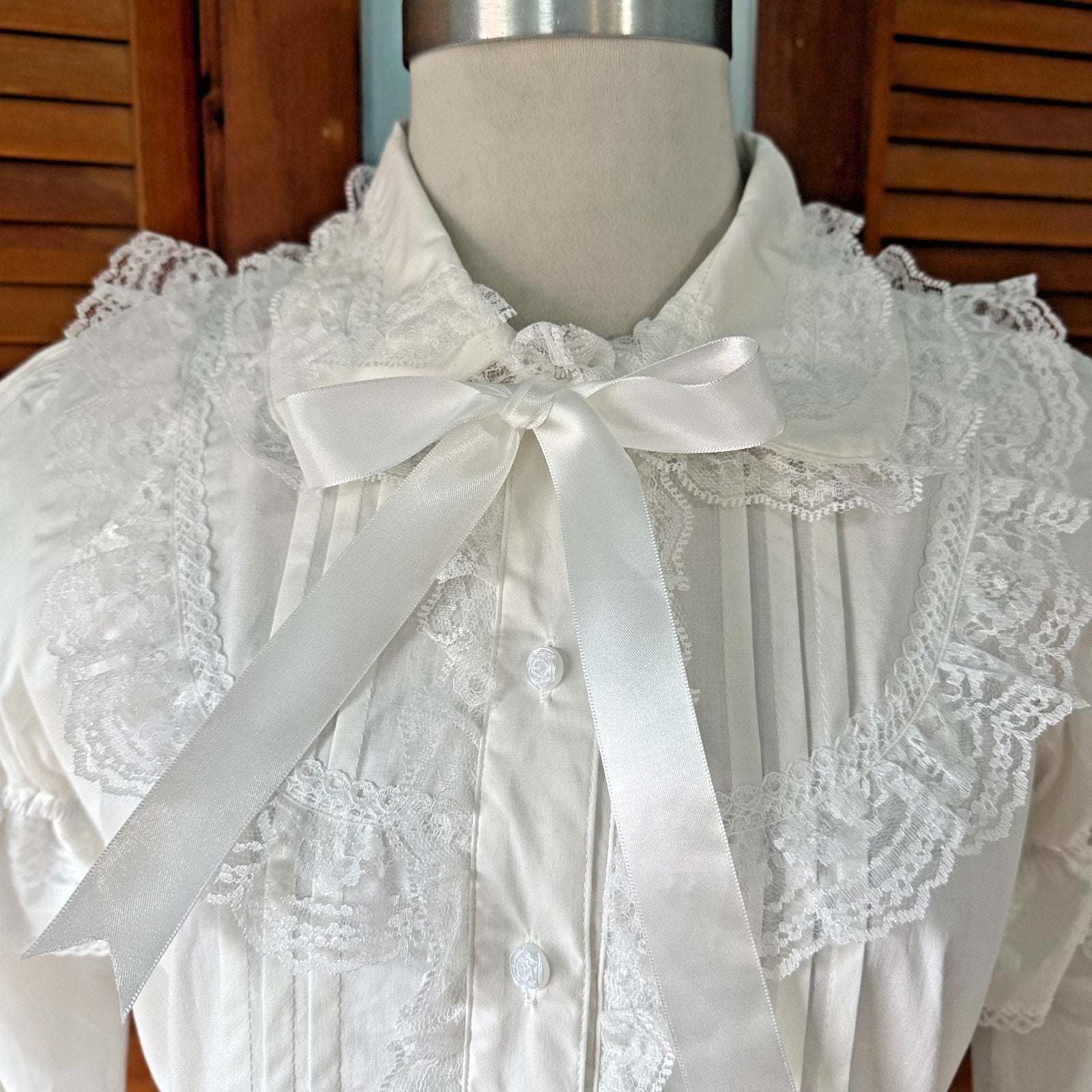 ACDC Rag Gothic Lolita EGL Aristocrat White Bow Ruffle Transformer Shirt
