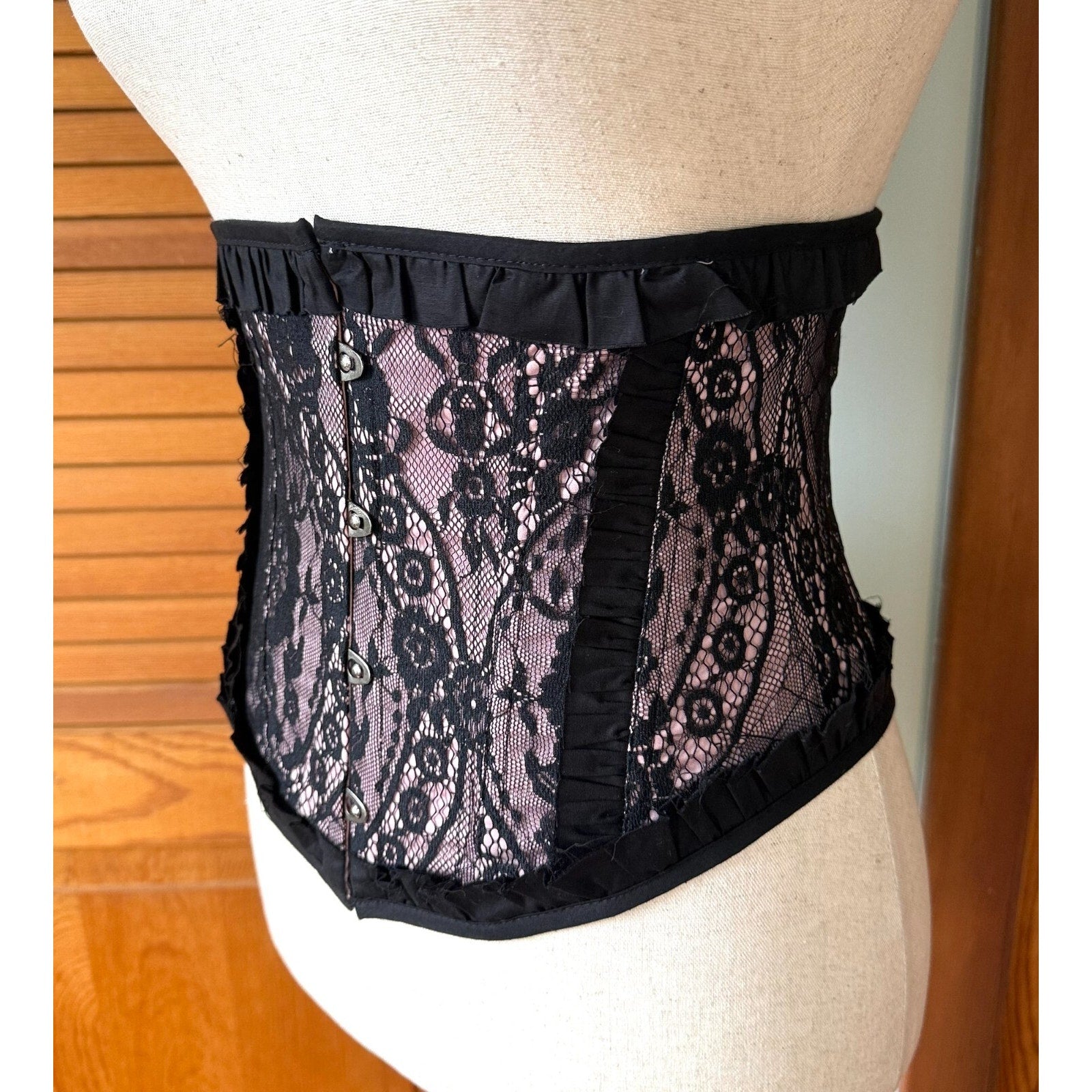 Vintage Lip Service Gothic Lolita Victorian Pink Black Lace Corset Cincher