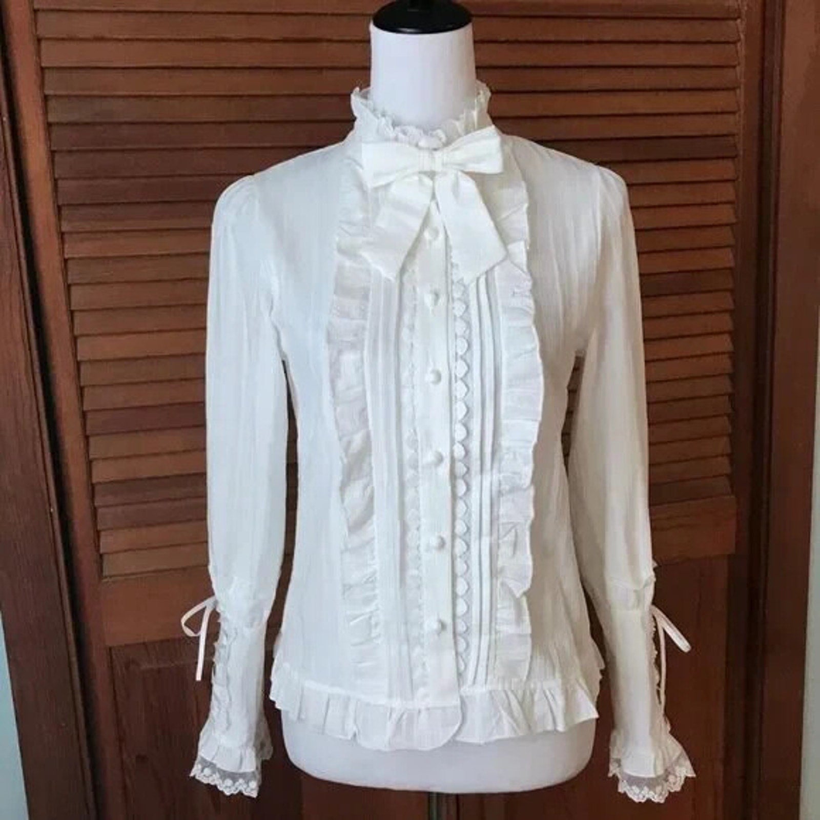 Gothic Lolita Victorian Ivory White Heart Trim Lace Up Sleeves Shirt w/ Bow L