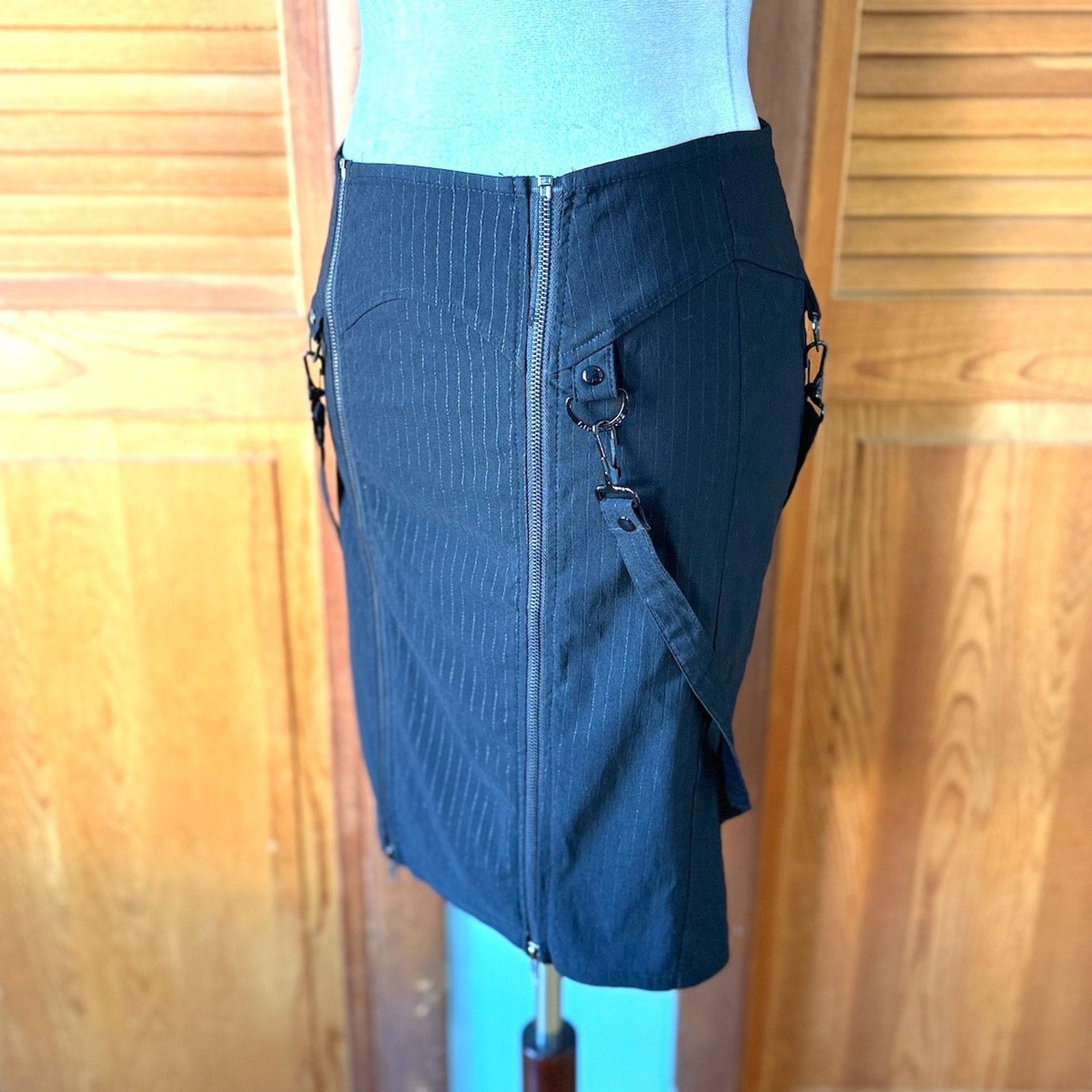 Vintage Lip Service Gangsta Pranksta Goth Punk Lock Bondage Strap Skirt M