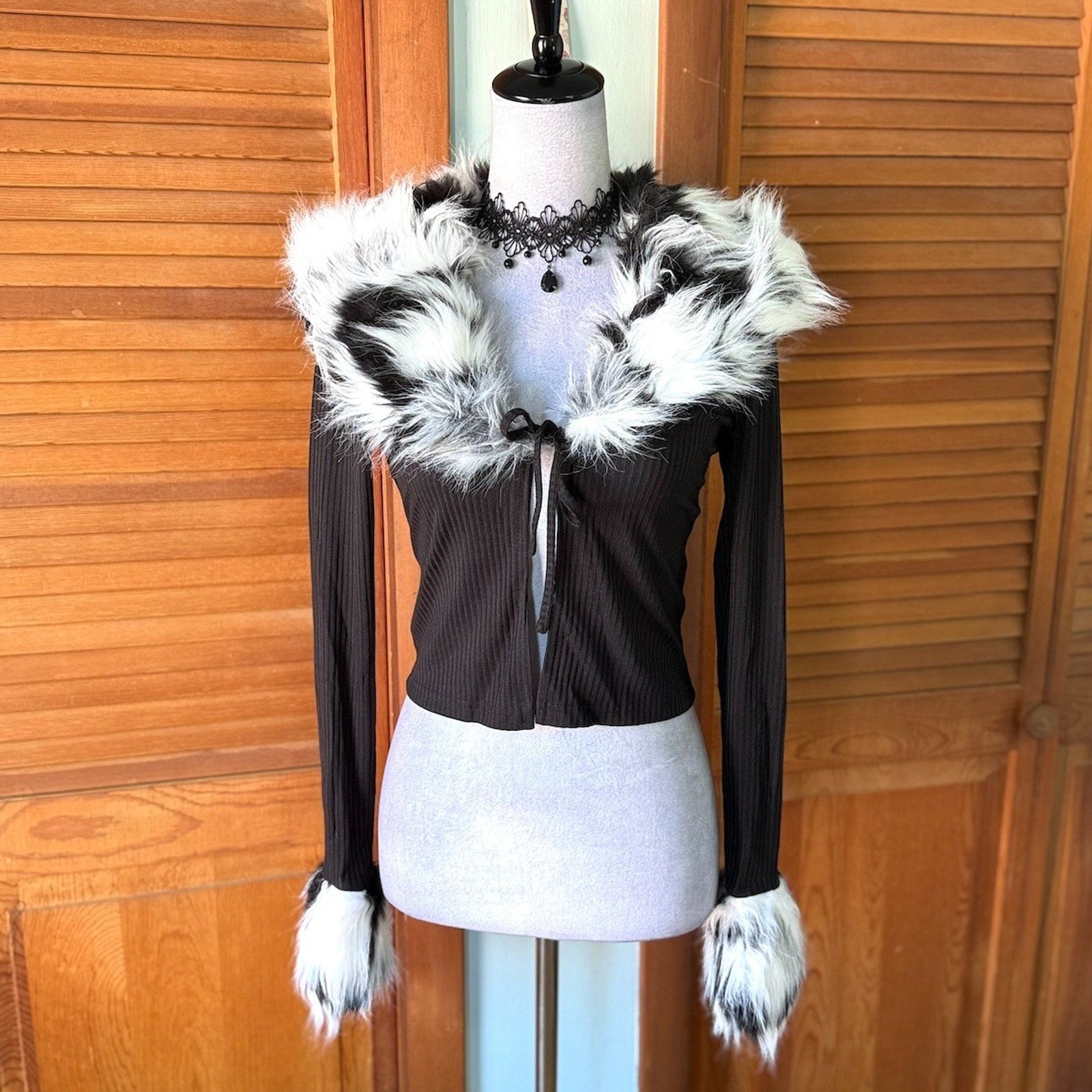 Jawbreaker Goth Punk Werewolf Mistress Faux Fur Collar & Cuffs Cardigan