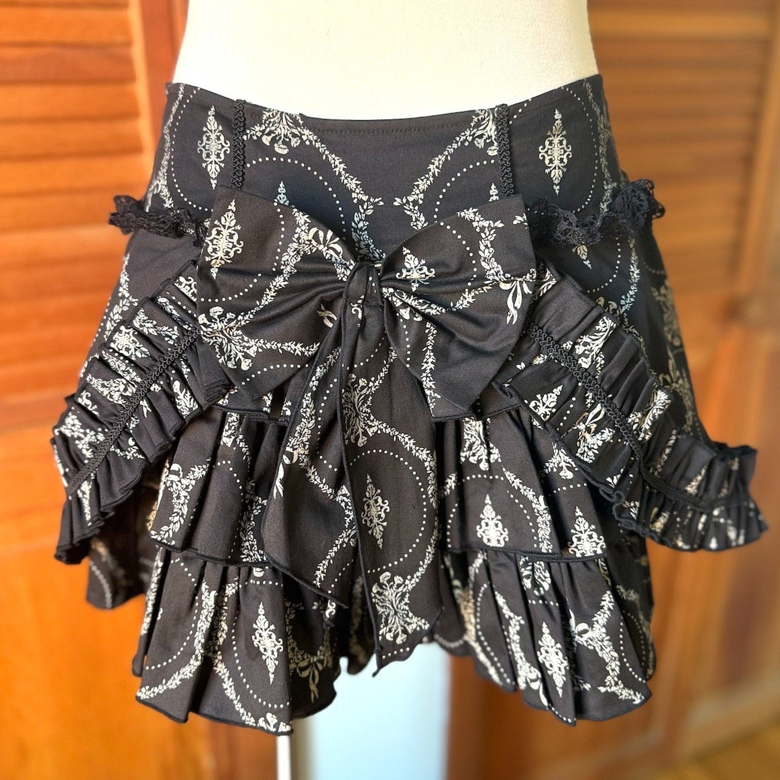 Vintage Lip Service Gothic Victorian Black & White Medallion Mini Skirt M
