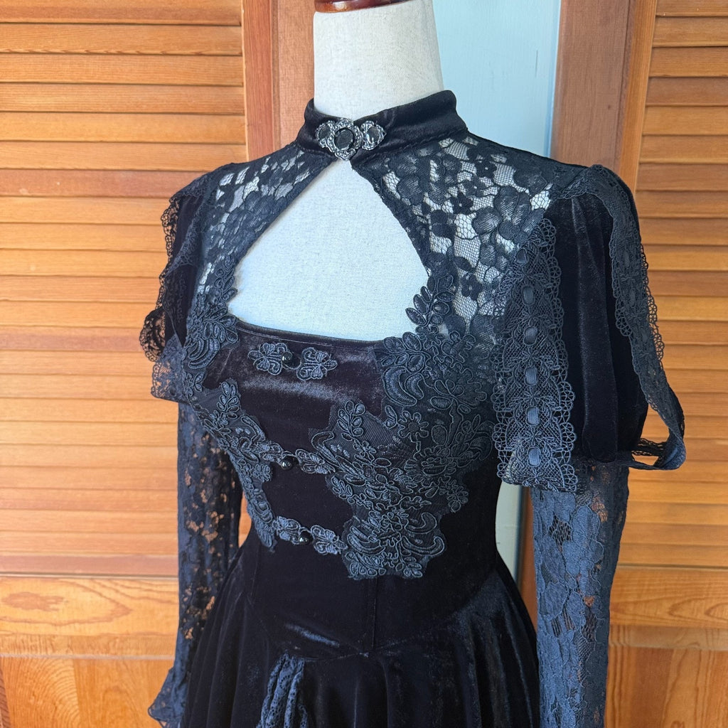 Dark In Love Gothic Victorian Lolita Princess Romantic Black Velvet Dress