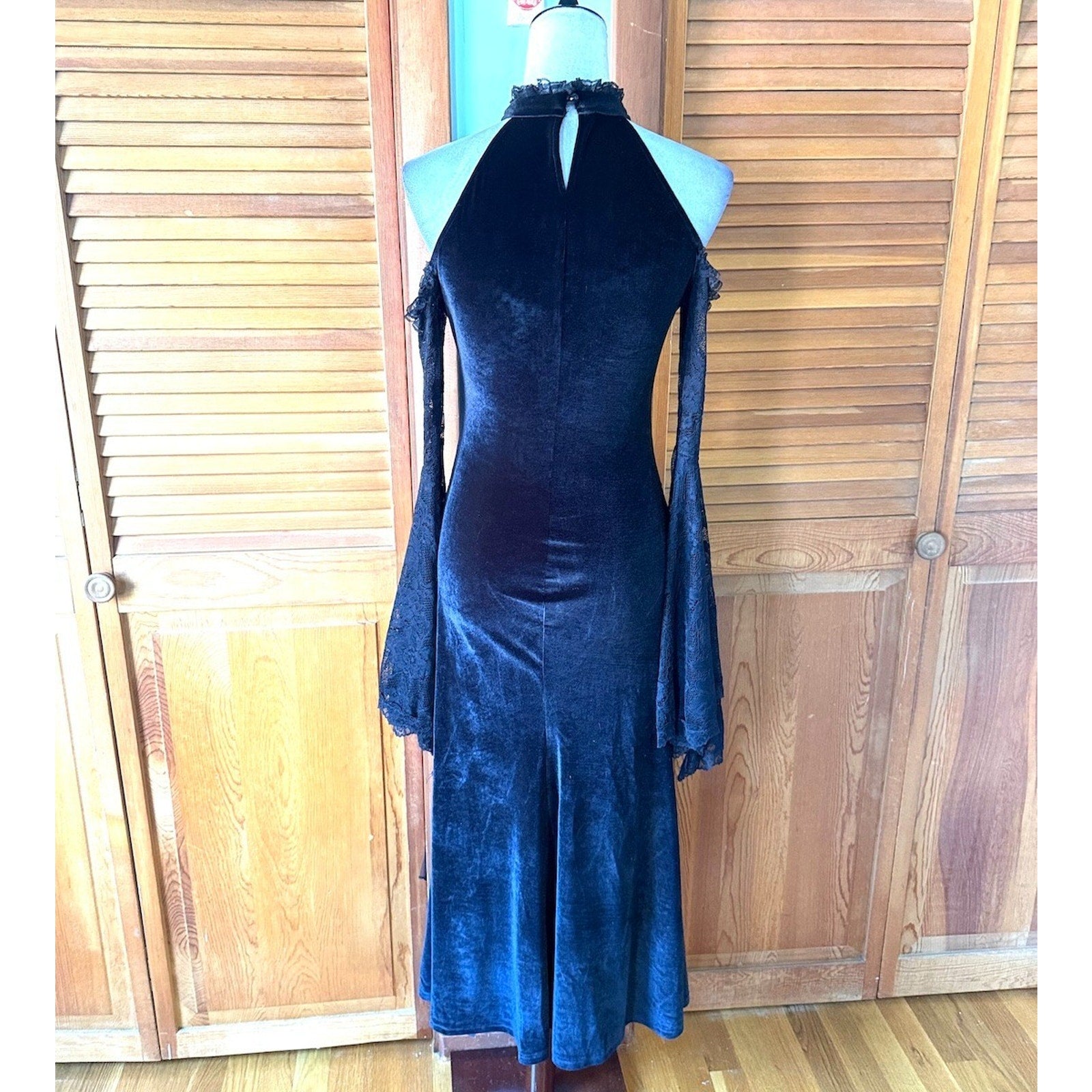 Gothic Victorian Dark Flirtation Velvet & Lace Cold Shoulder Morticia Dress