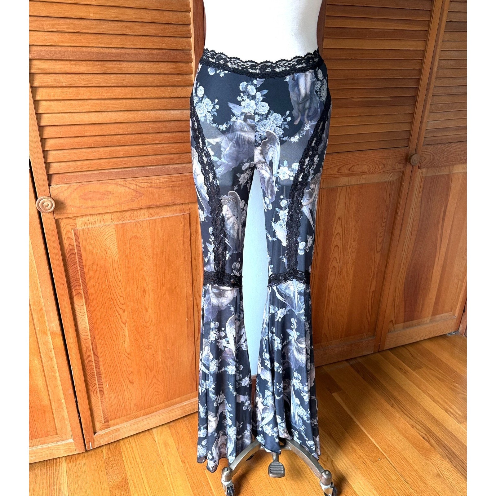 Dolls Kill Gothic Victorian Come My Sweet Angle Flower Lace Flares Leggings