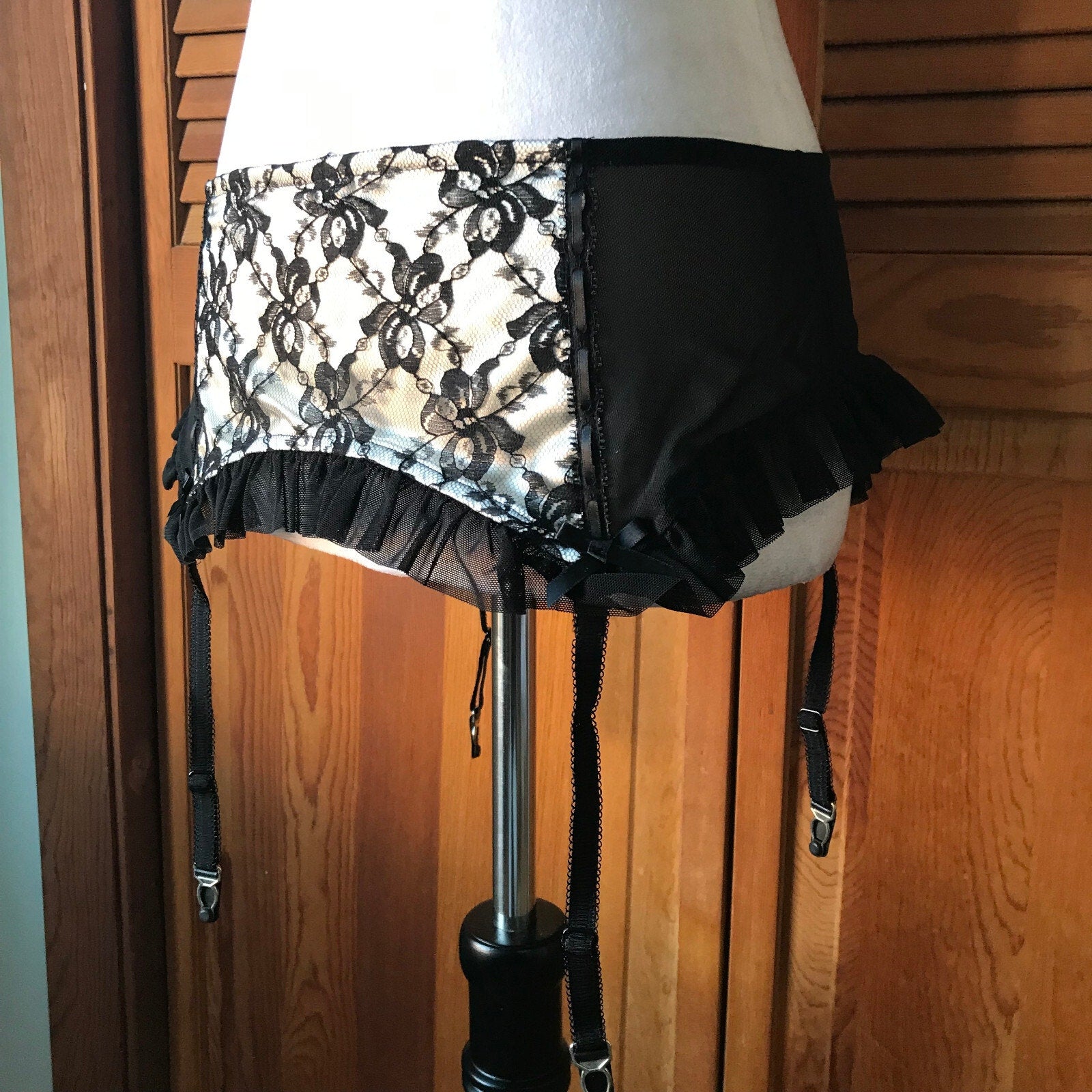 Vintage Lip Service Vaudeville Vamps Gothic Victorian Ivory Garter Belt