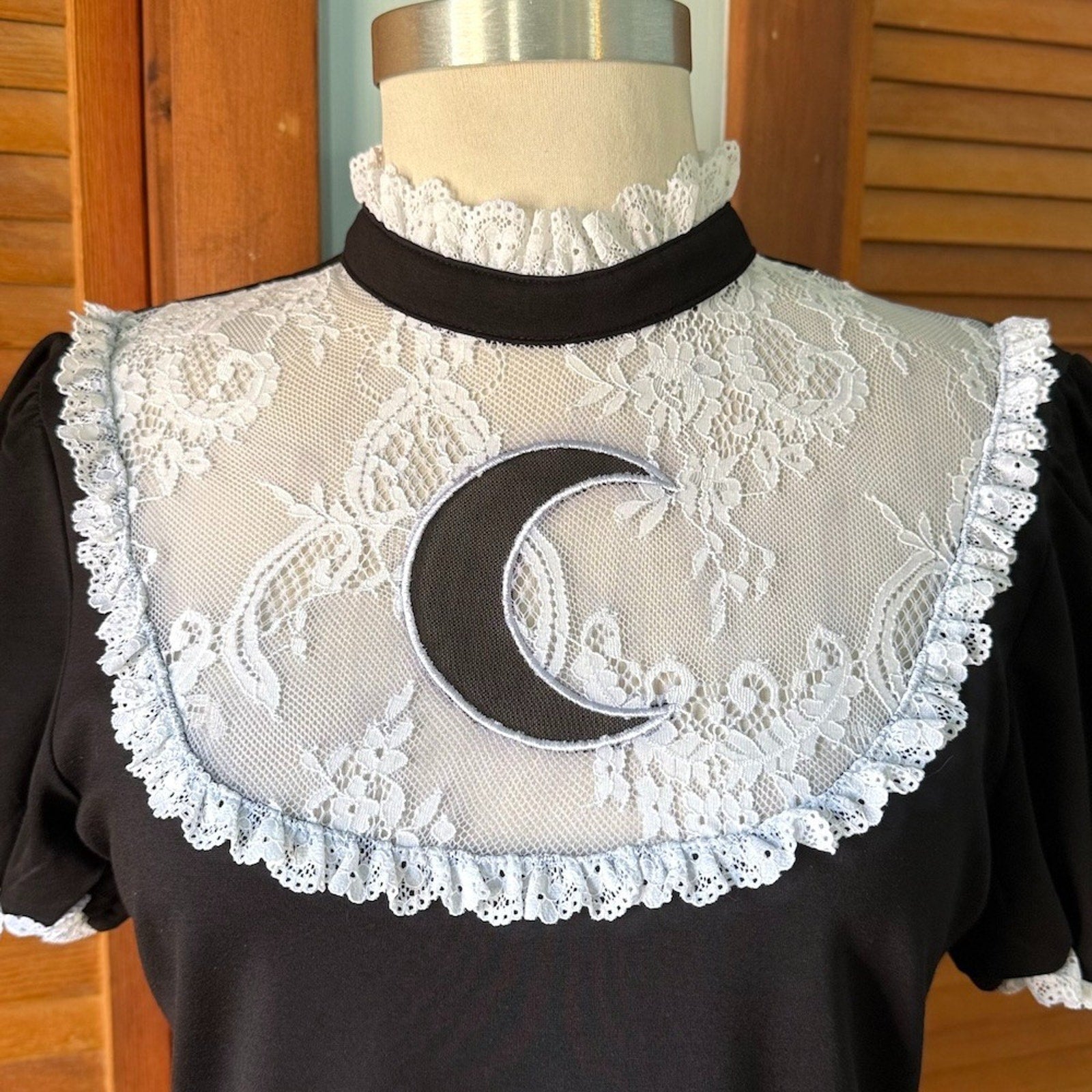 Killstar Gothic Lolita EGL Witchcore Alt Black White Lace Sickle Moon Tee Top L