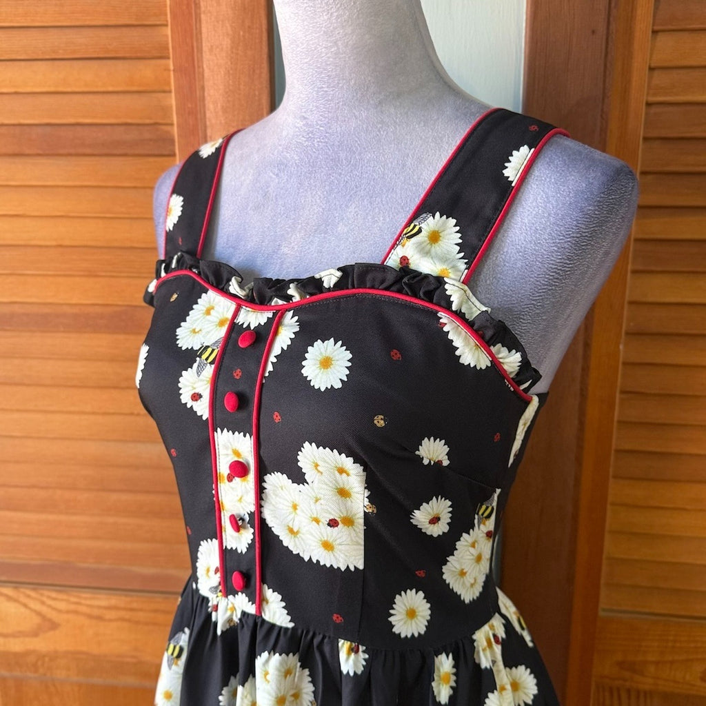 Voodoo Vixen EGL Lolita Dollcore Retro Daisy Heart Bee Black JSK Dress