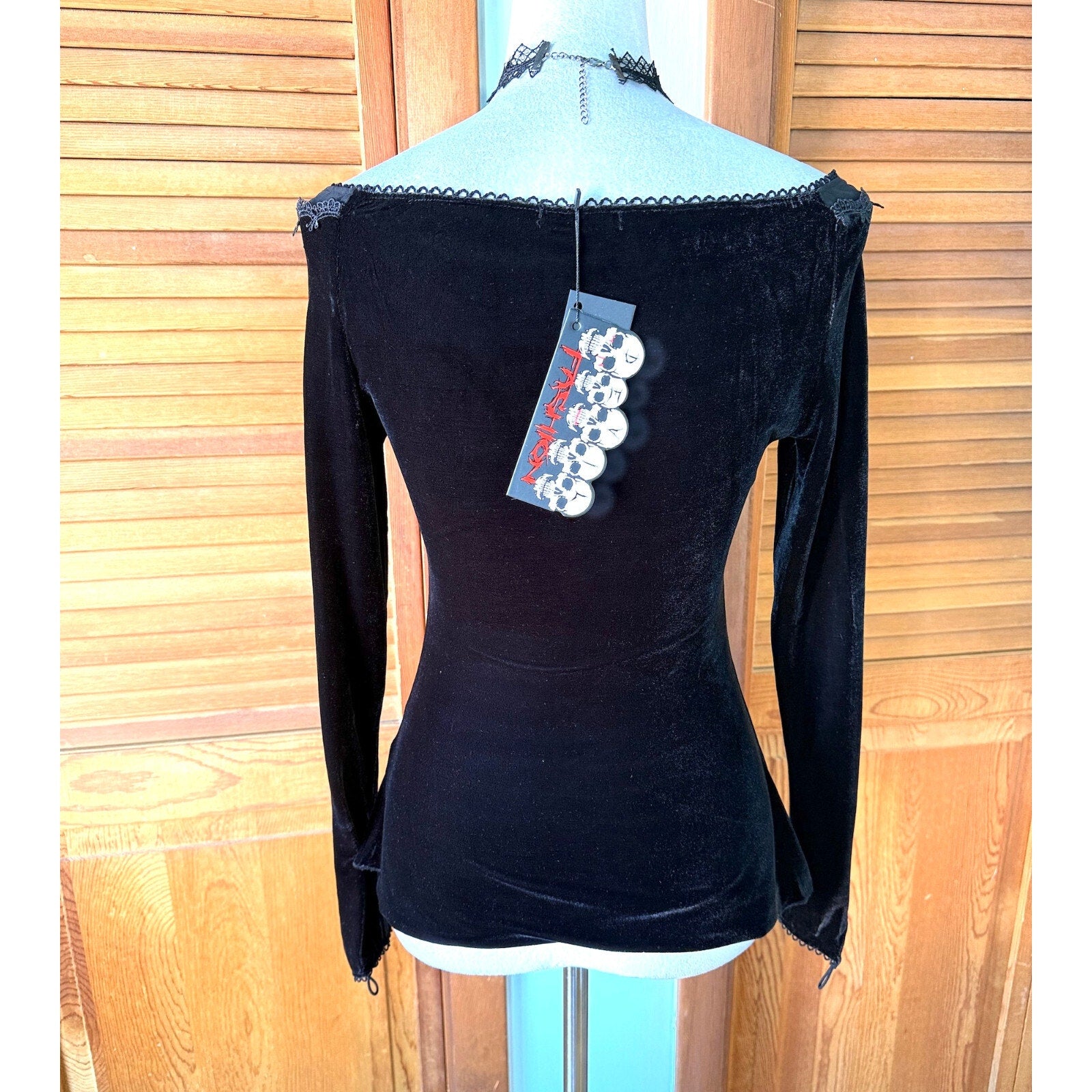 Devil Fashion Gothic Victorian Black Velvet Rose Diva Long Sleeve Top