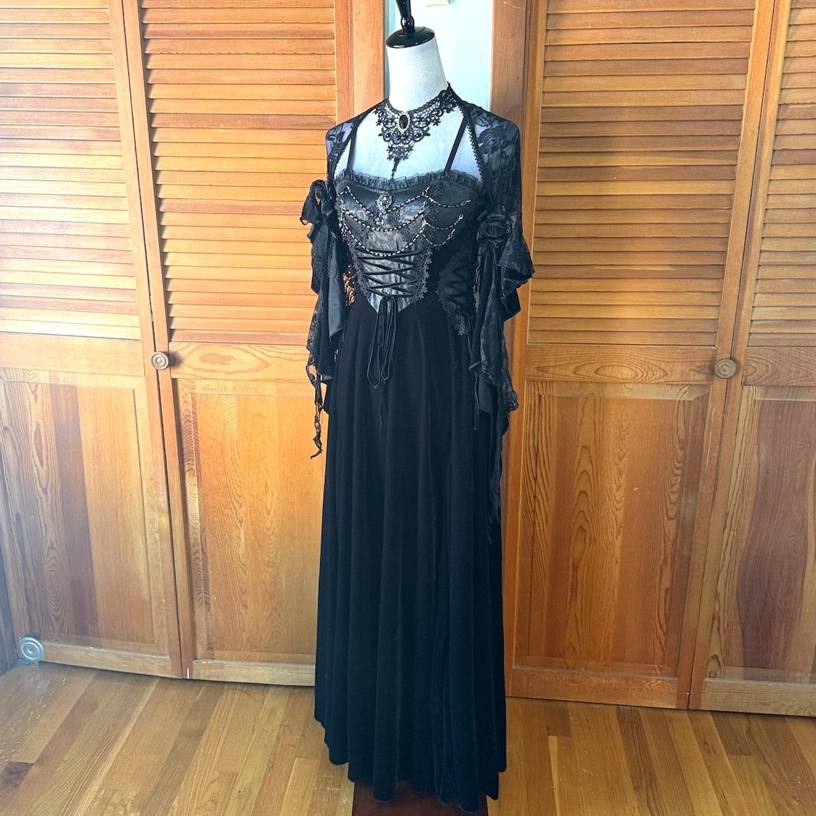 Devil Fashion Gothic Victorian Vampire In the Cover of the Night Black Dress