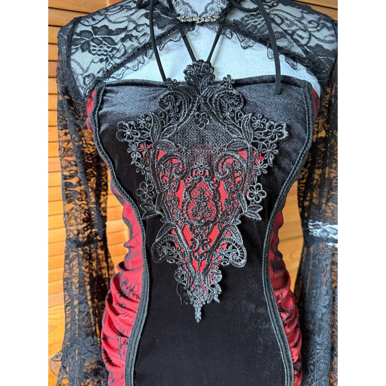Gothic Victorian Vampire Bloody Garden of Delight Black & Red Lace Velvet Gown L