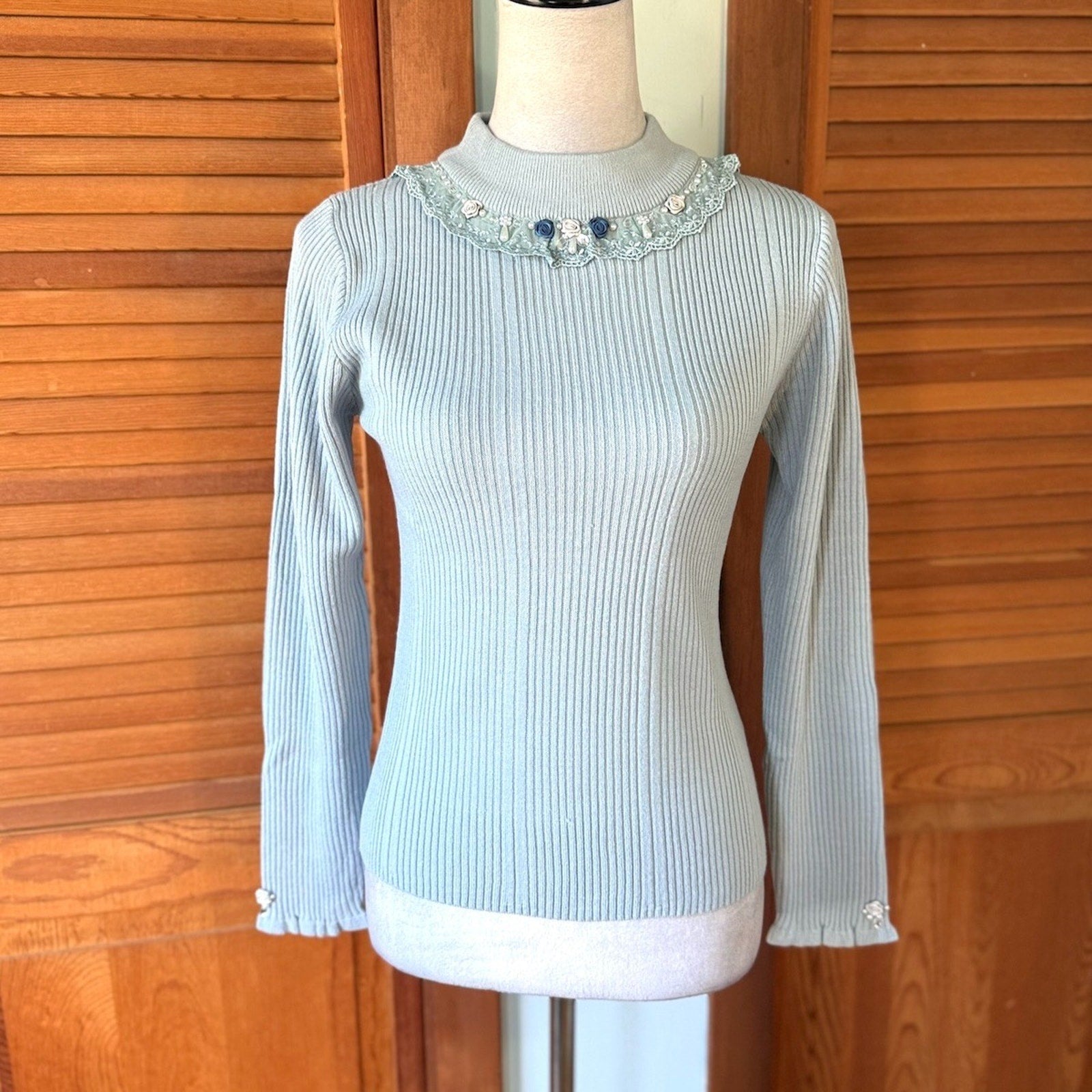 J-fashion Axes Femme Kawaii Jirai Gyaru Cottage Light Blue Sweater Top M