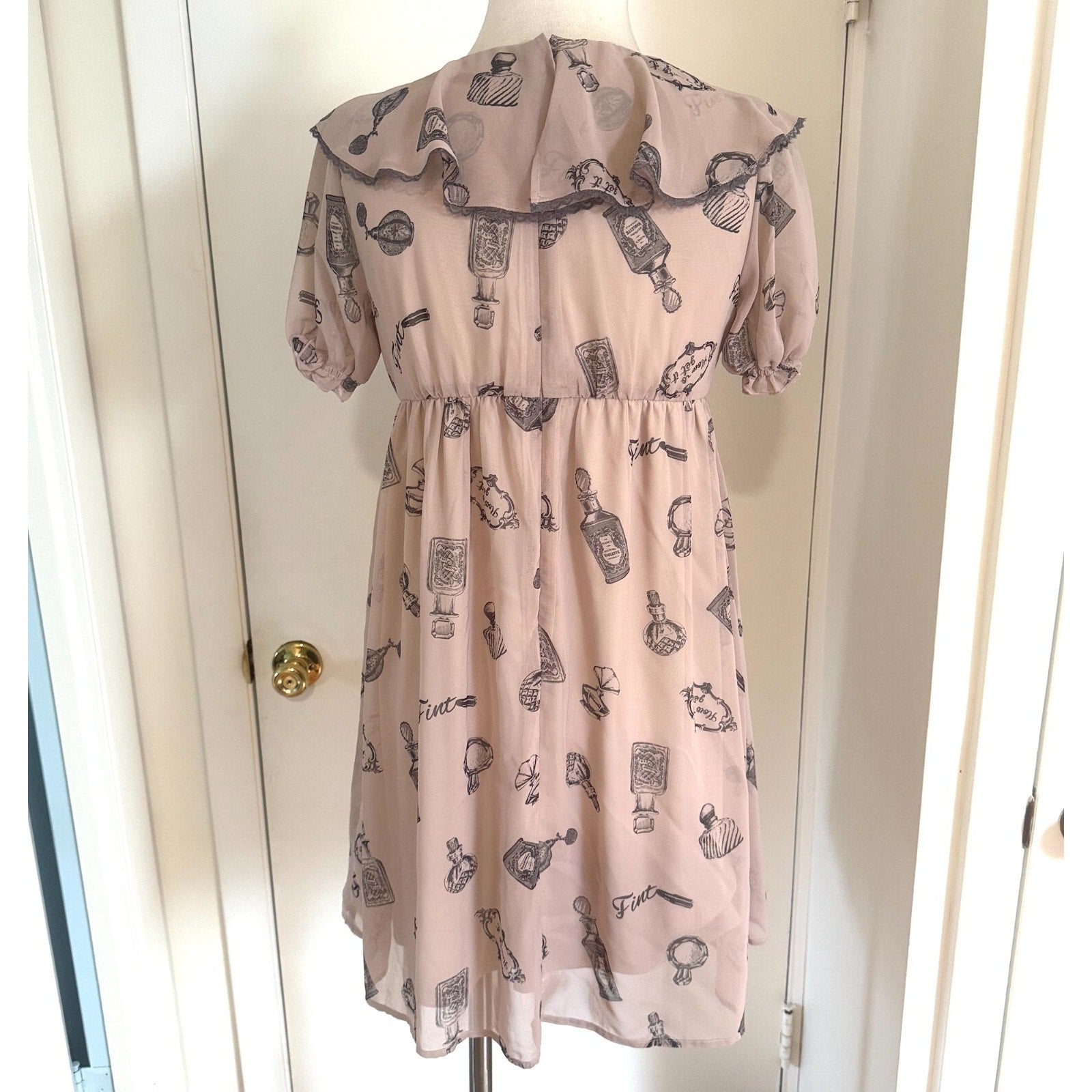J-fashion Kawaii Jirai Gyaru Himekaji Victorian Perfume High Waist Dress M