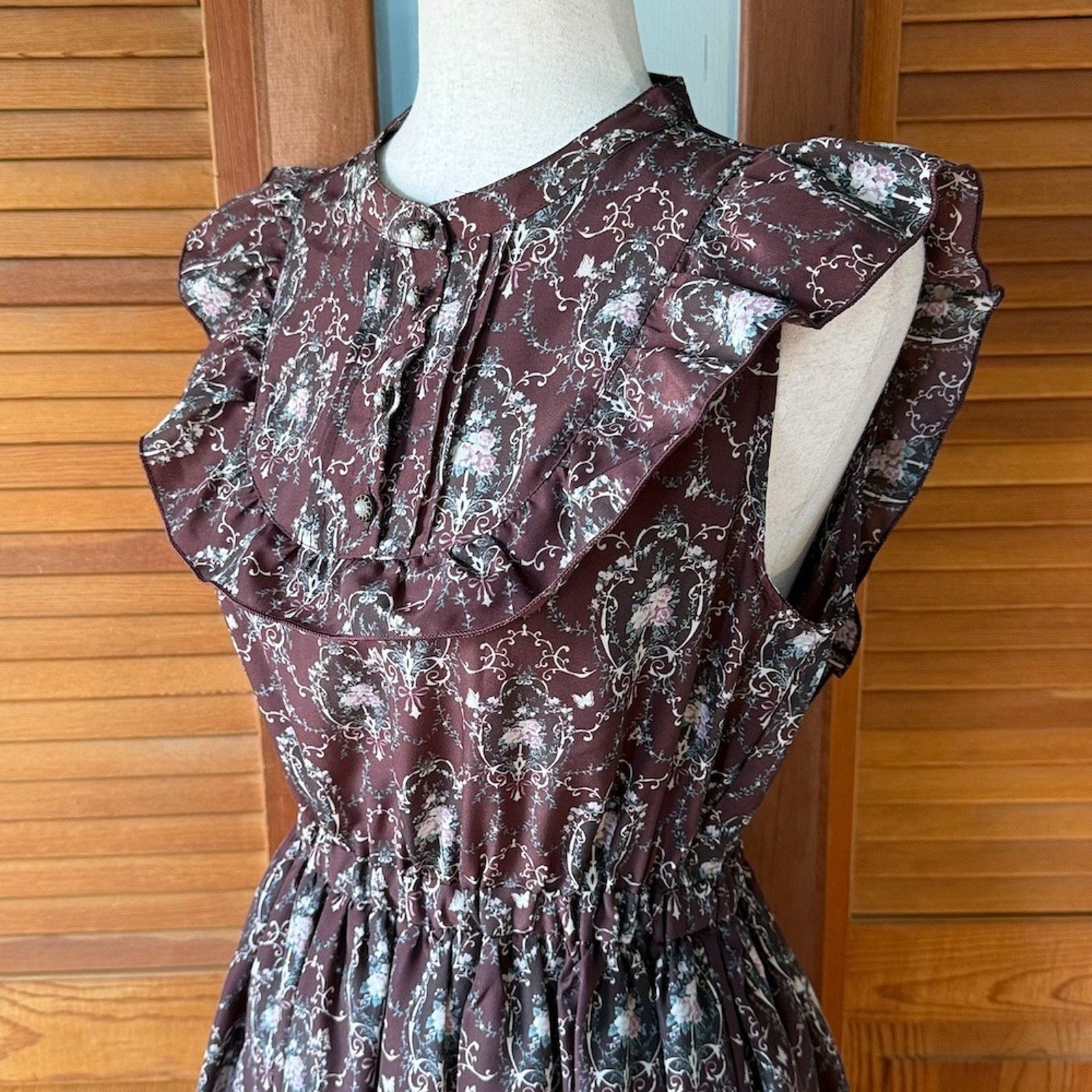 J-Fashion Axes Femme Gyaru Himekaji Brown Rose Ruffle Summer Dress M