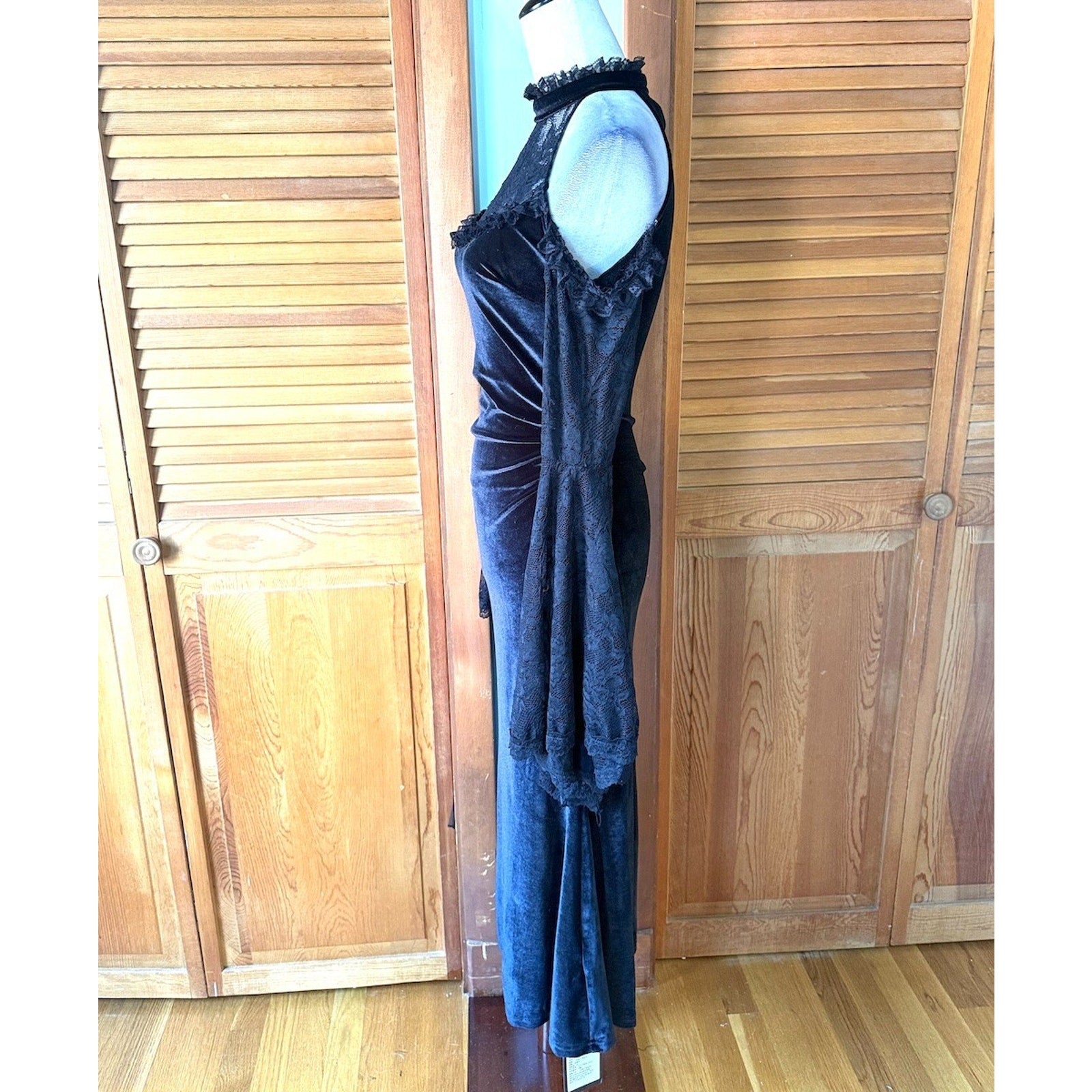 Gothic Victorian Dark Flirtation Velvet & Lace Cold Shoulder Morticia Dress