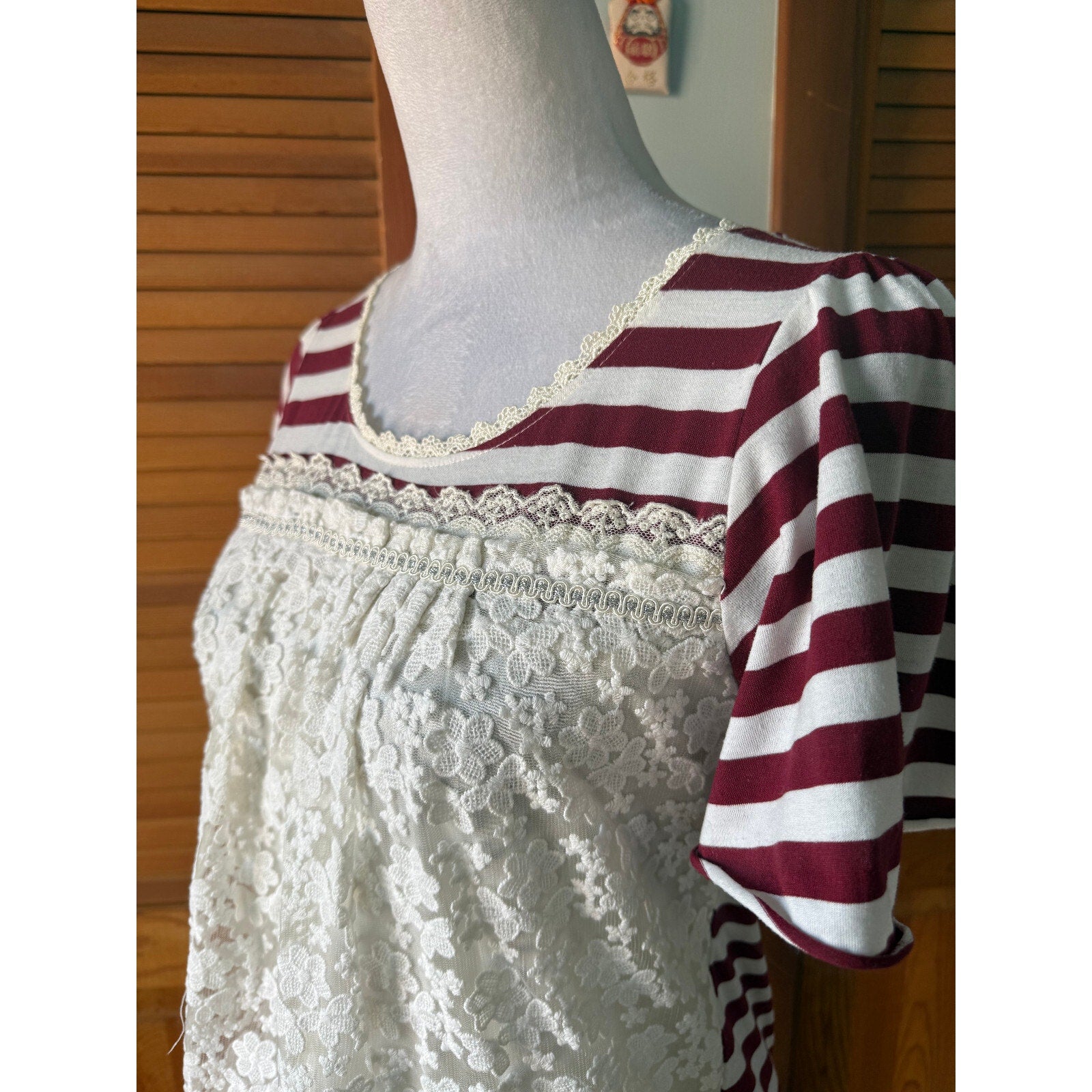 Axes Femme Jfashion Lolita Jirai Gyaru Kawaii Striped Burgundy White Lace Top M