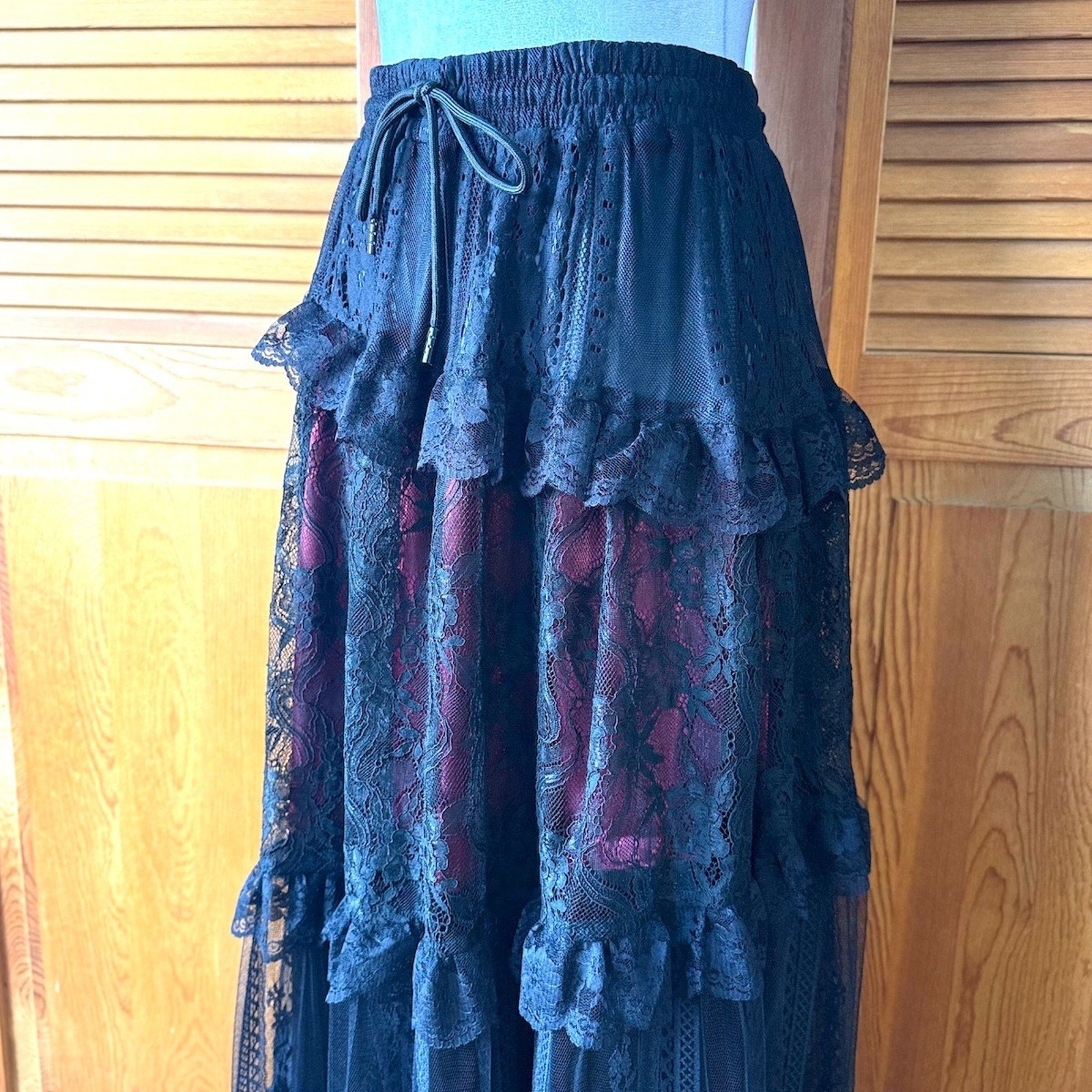 Dark in Love Gothic Victorian Vampire Visual kei Black & Red Lace Ruffle Skirt