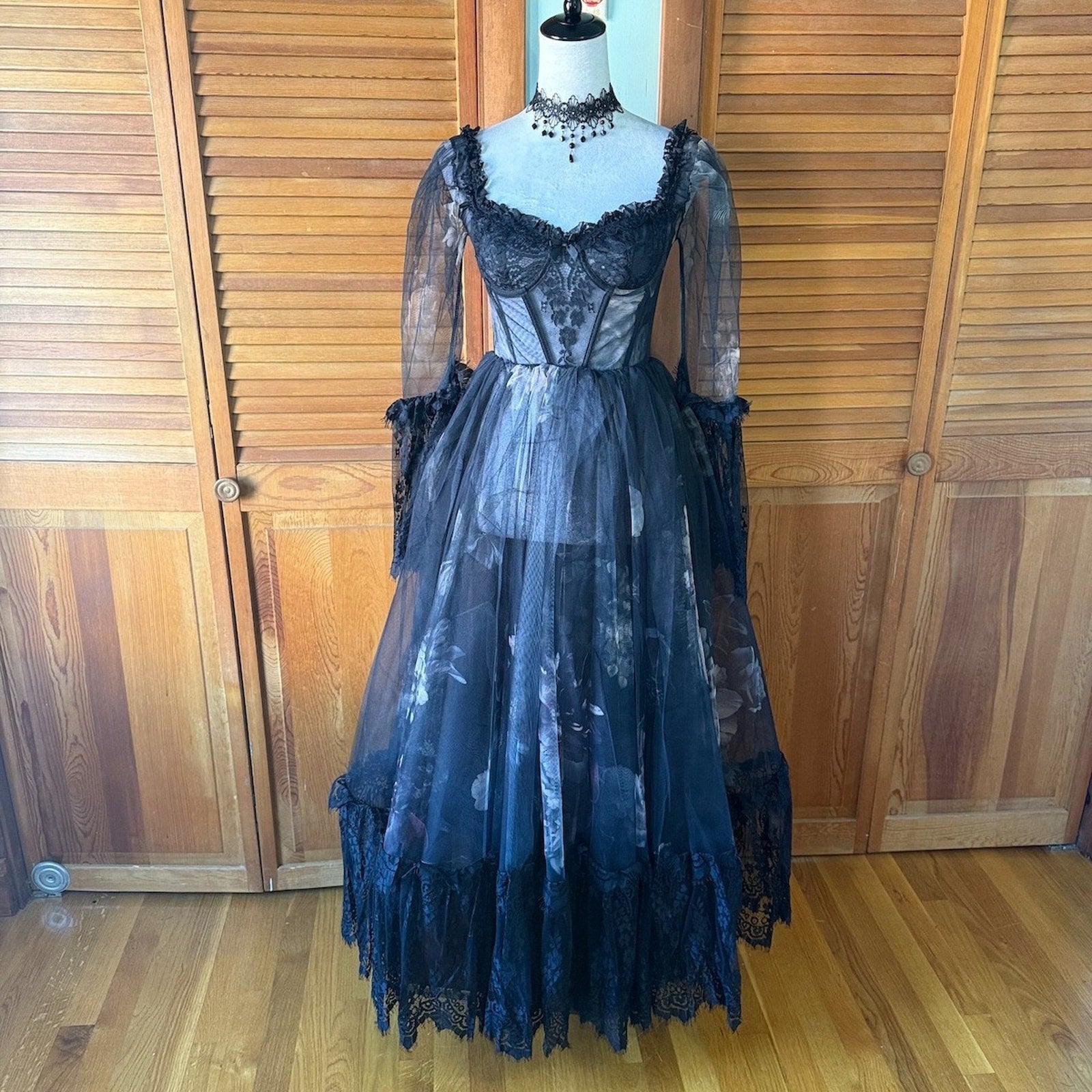 Dolls Kill Gothic Victorian Halloween Queen of Fairies Garden Goth Gown S