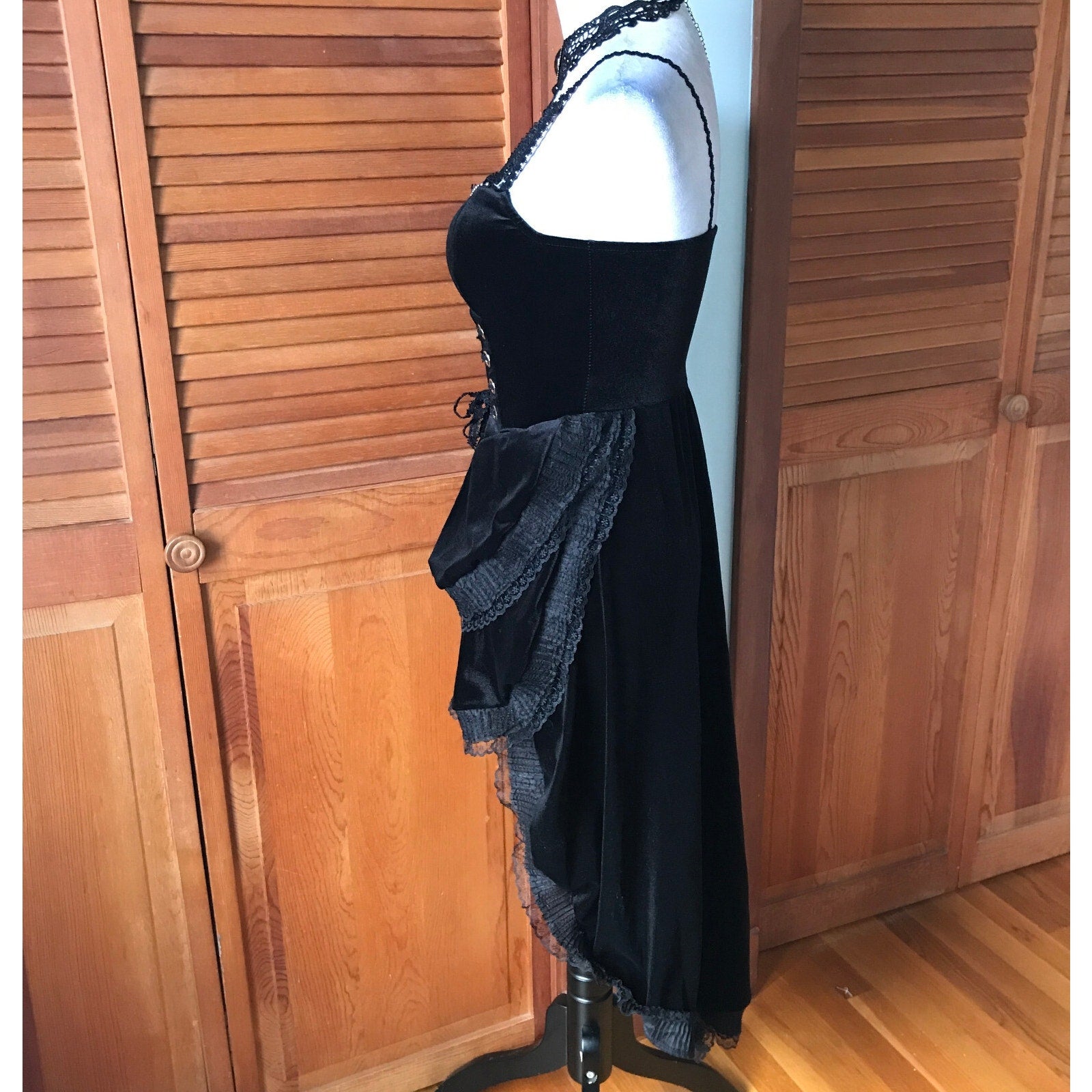 Gothic Victorian Torture Petals Black Velvet High Low Lace-Up Gown Dress S