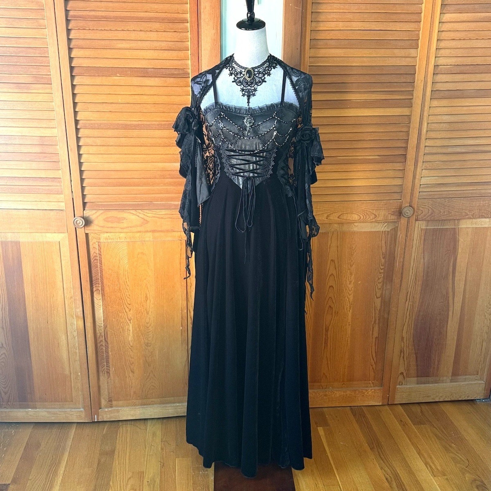 Devil Fashion Gothic Victorian Vampire In the Cover of the Night Black Dress