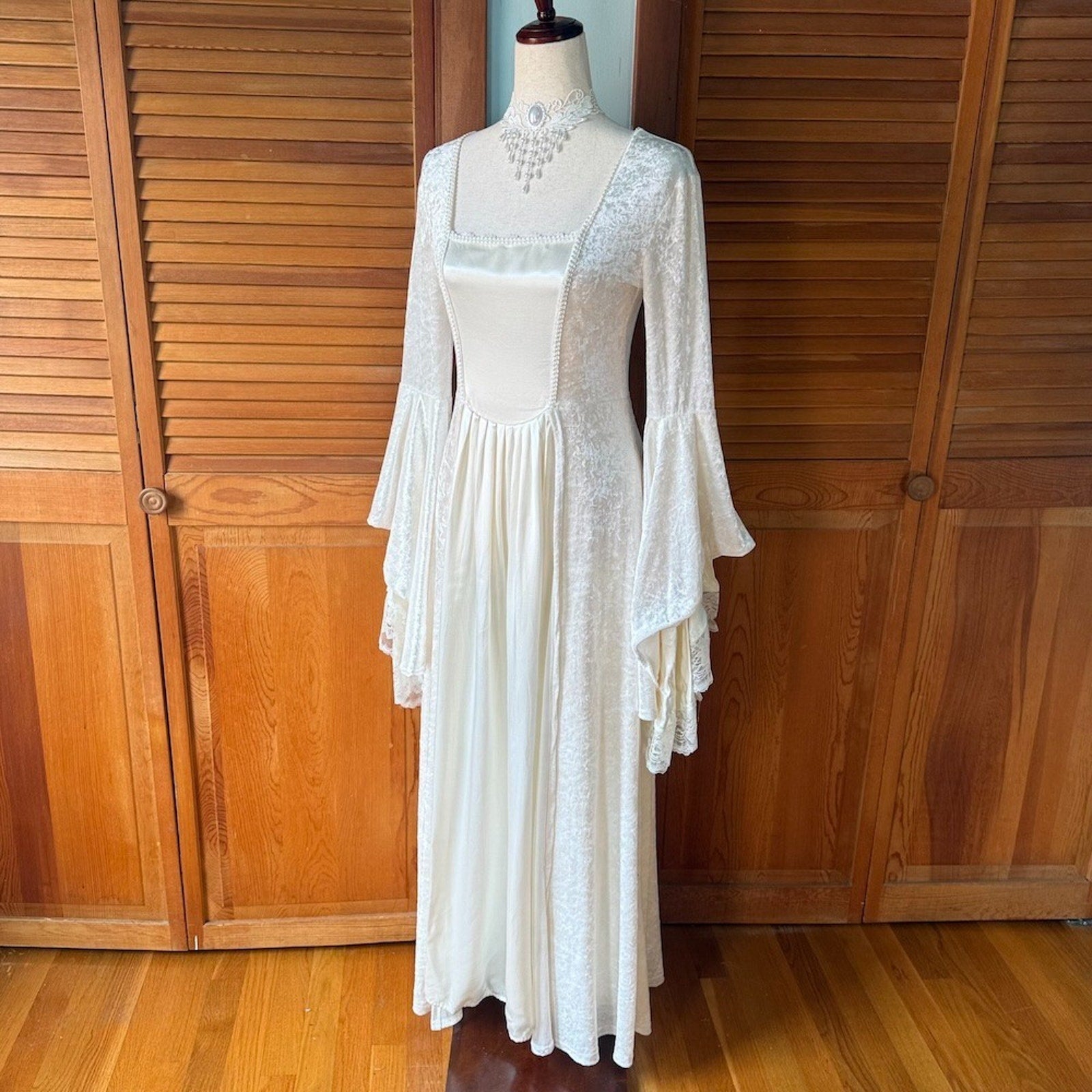 Vintage Lip Service Gothic Victorian Bride of Frankenstein White Velvet Dress S