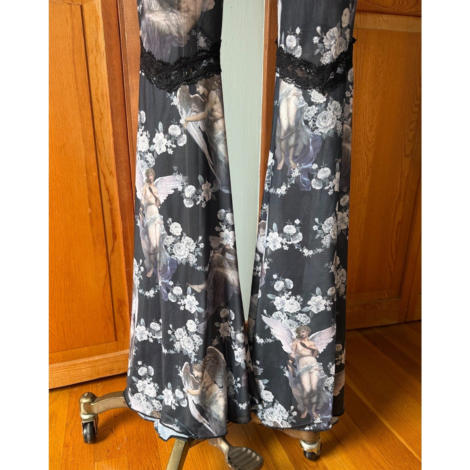 Dolls Kill Gothic Victorian Come My Sweet Angle Flower Lace Flares Leggings