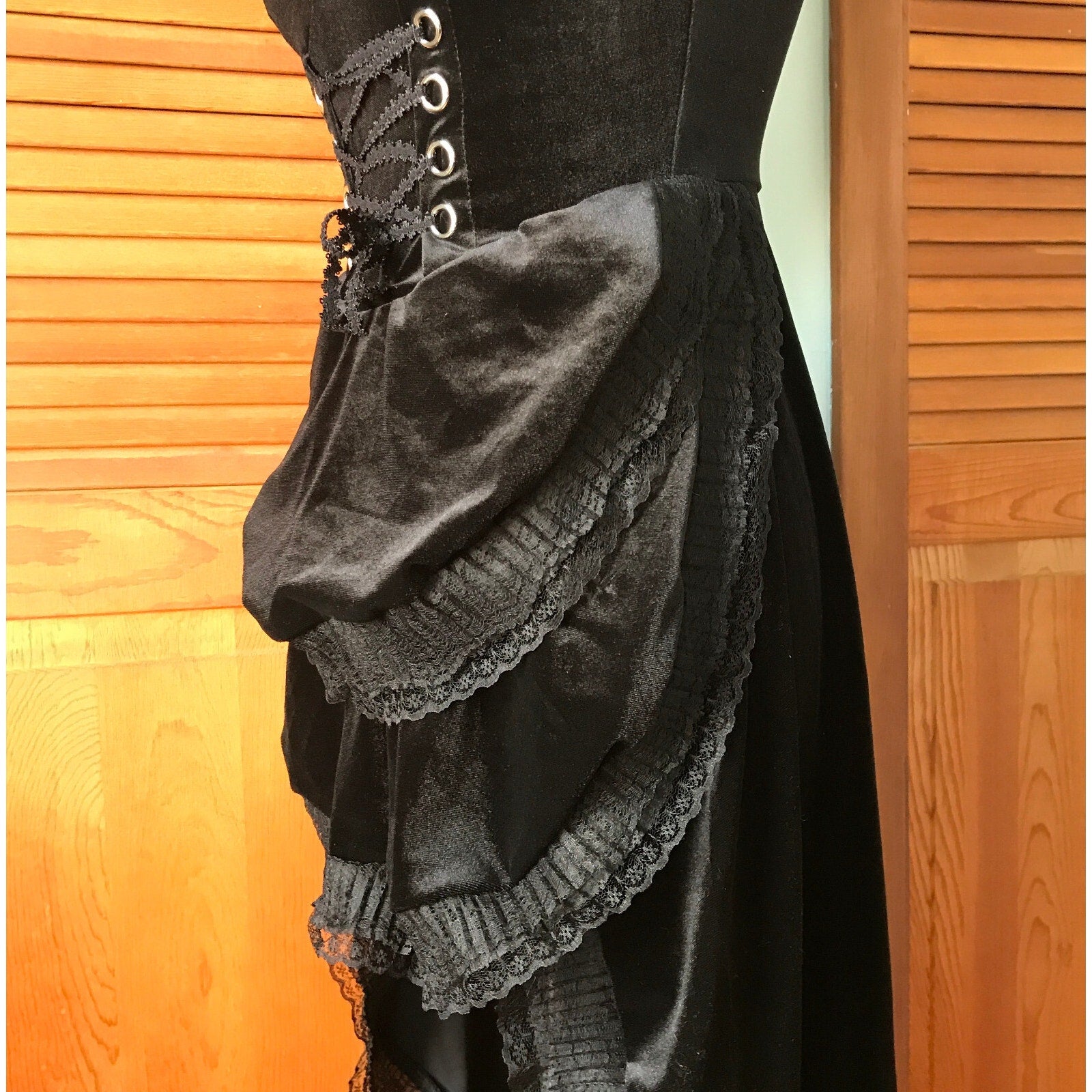 Gothic Victorian Torture Petals Black Velvet High Low Lace-Up Gown Dress S