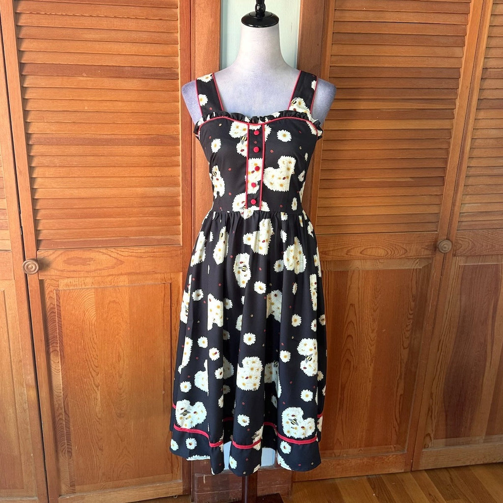 Voodoo Vixen EGL Lolita Dollcore Retro Daisy Heart Bee Black JSK Dress
