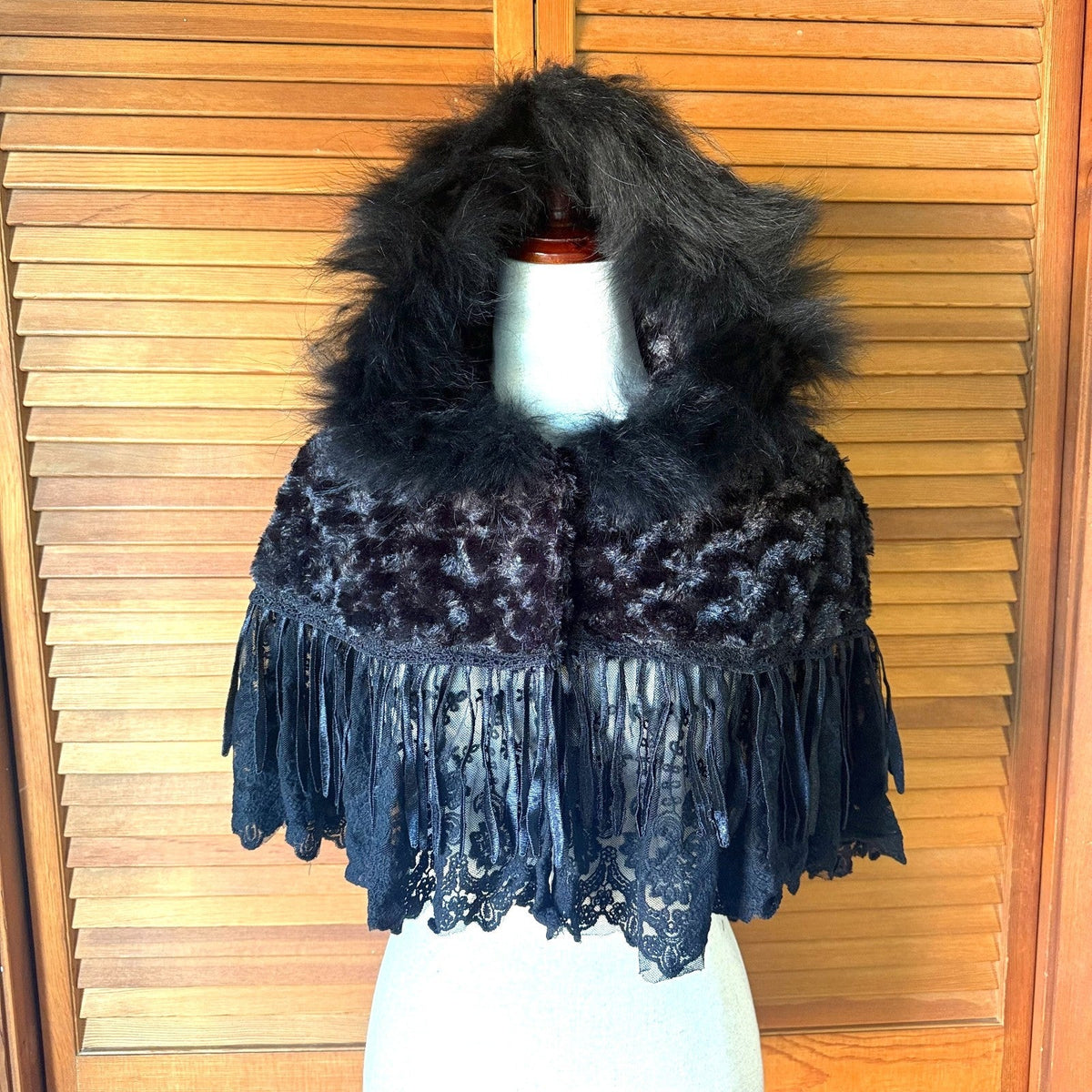 Vintage RQ-BL Gothic Victorian Dark Cottage EGL Vkei Black Faux Fur Hood Cape OS