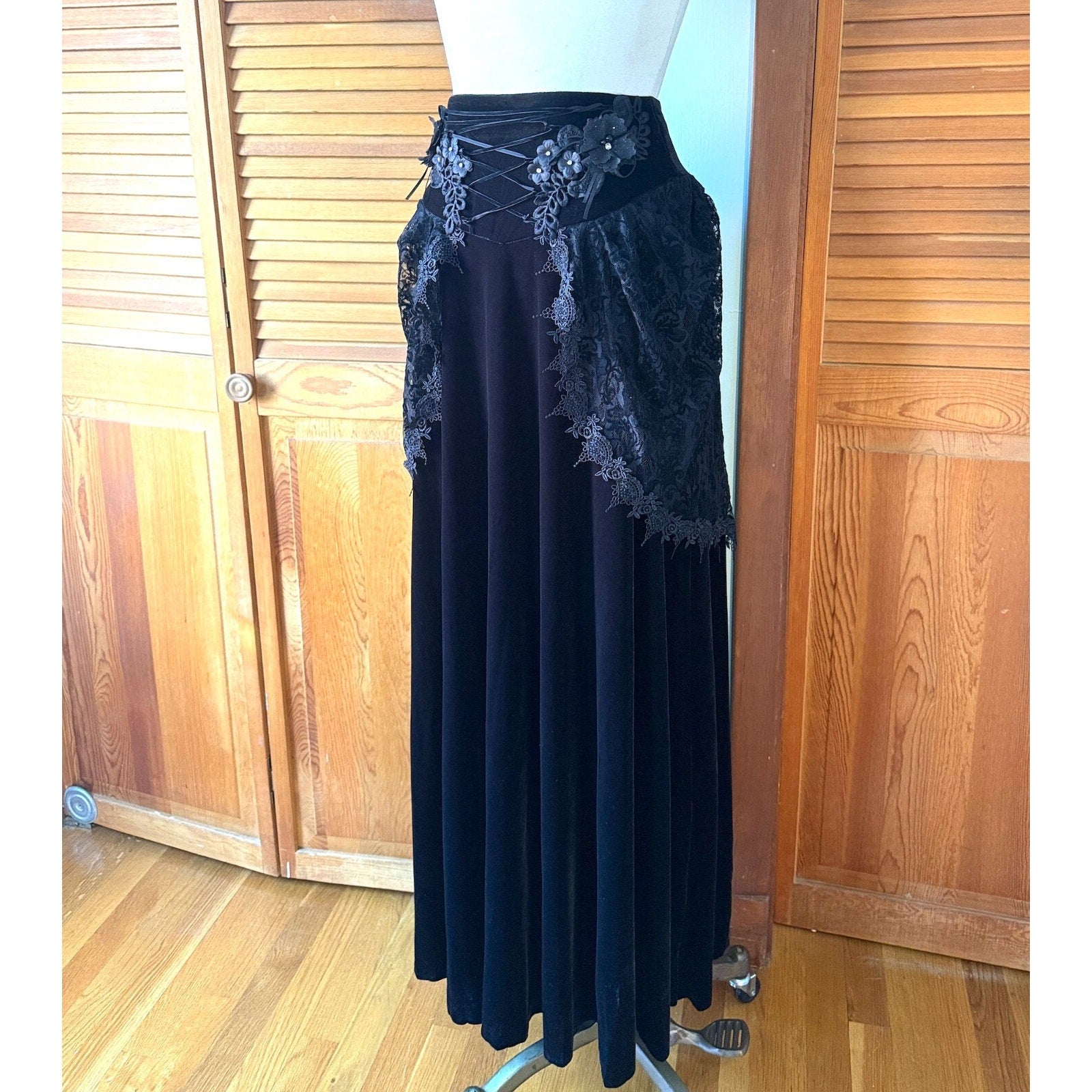 Devil Fashion Gothic Victorian Vkei Black Velvet Flora Queen Long Skirt