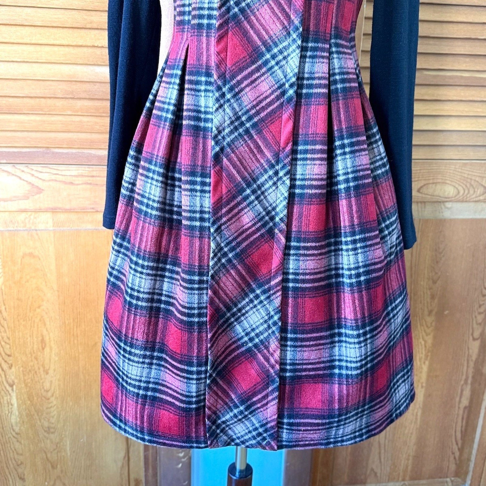 Gothic Lolita Punk EGL Gyaru Himekaji Black Red Plaid Wool Blend Dress w/ Bow M