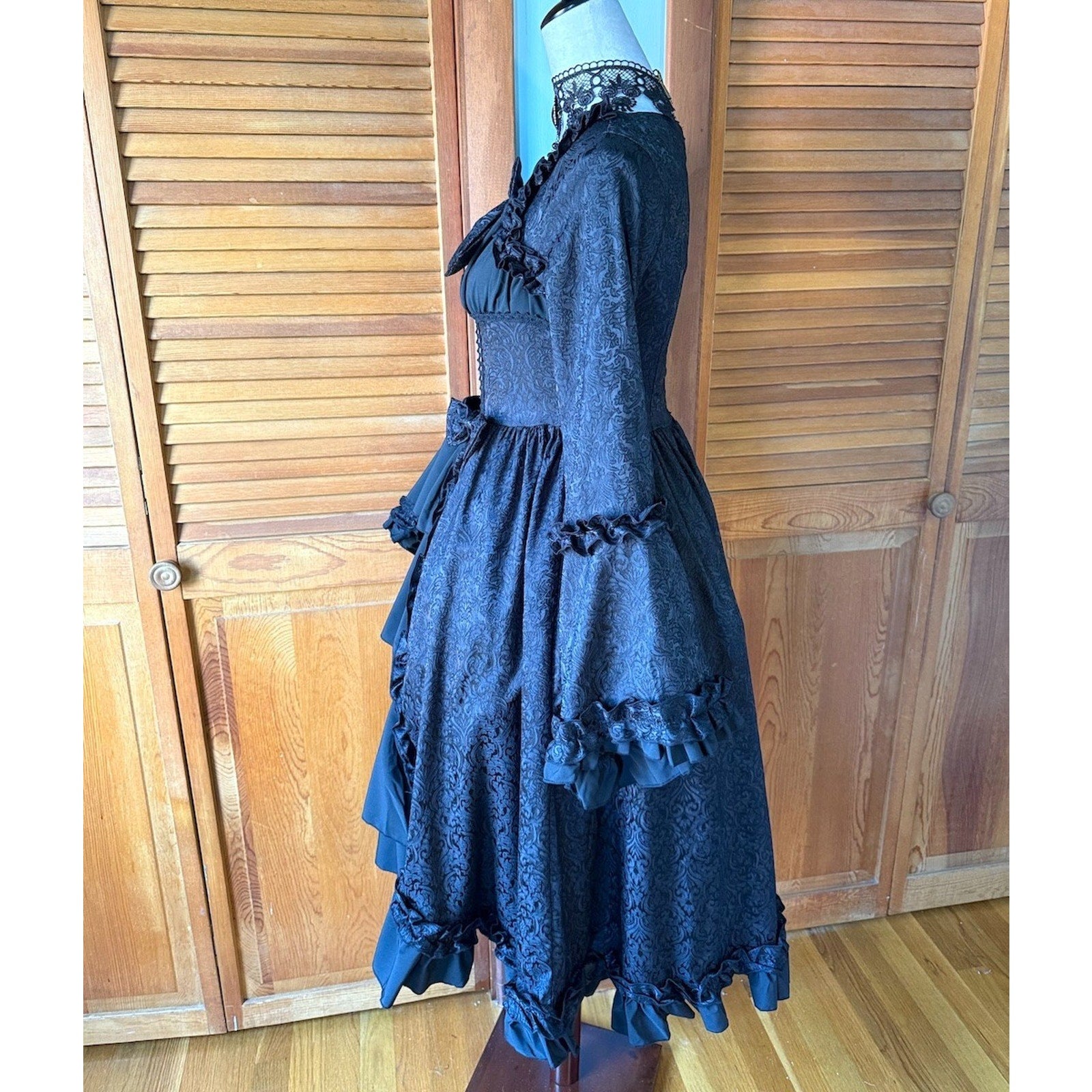 Dark Marie Antoinette II Gothic Lolita Victorian Cosplay Vkei Gown w/ Bows S